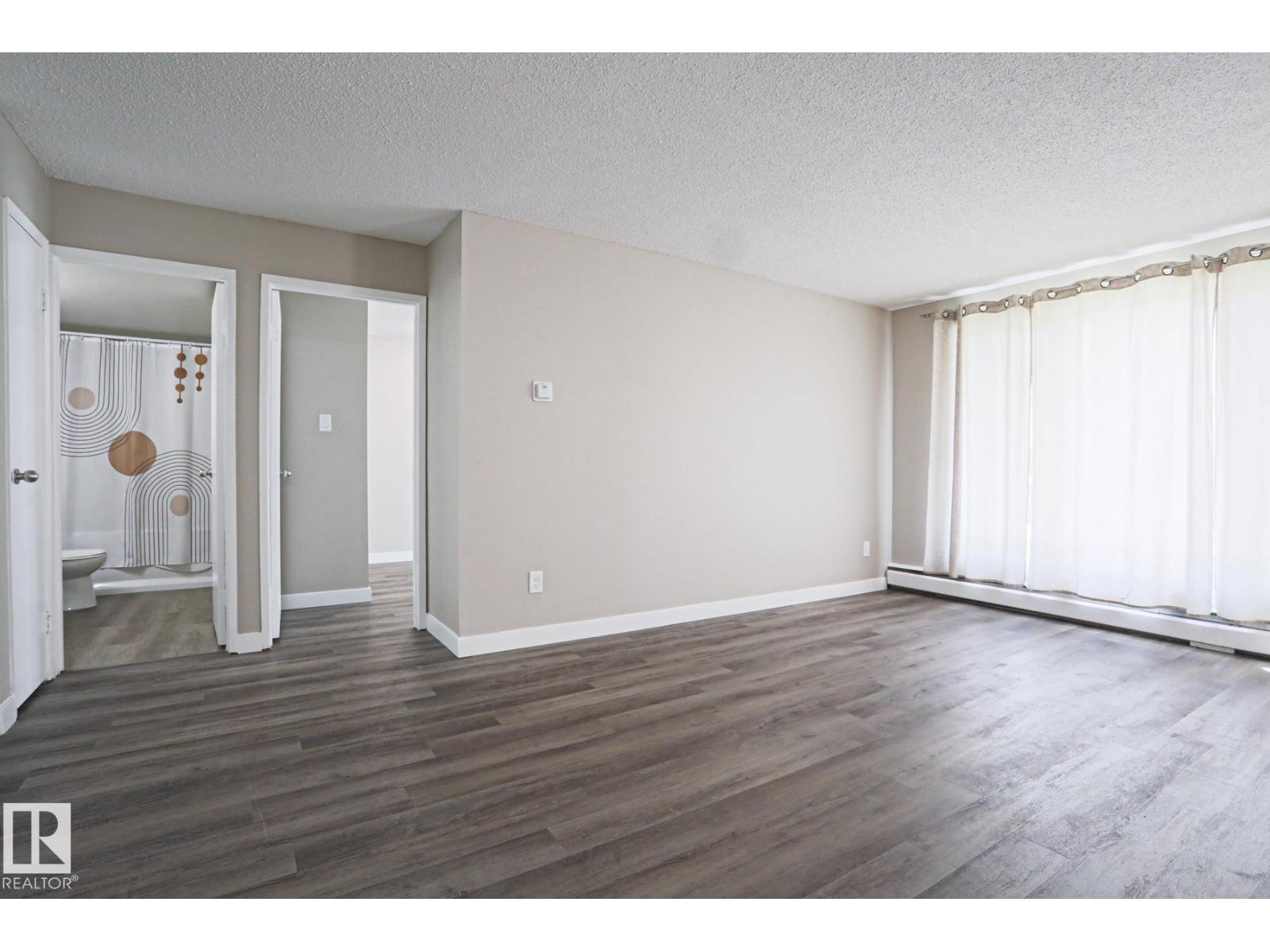 #118 7220 144 AV NW, Edmonton