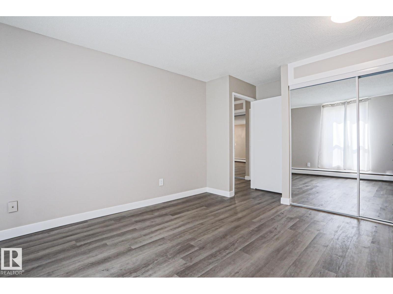 #118 7220 144 AV NW, Edmonton