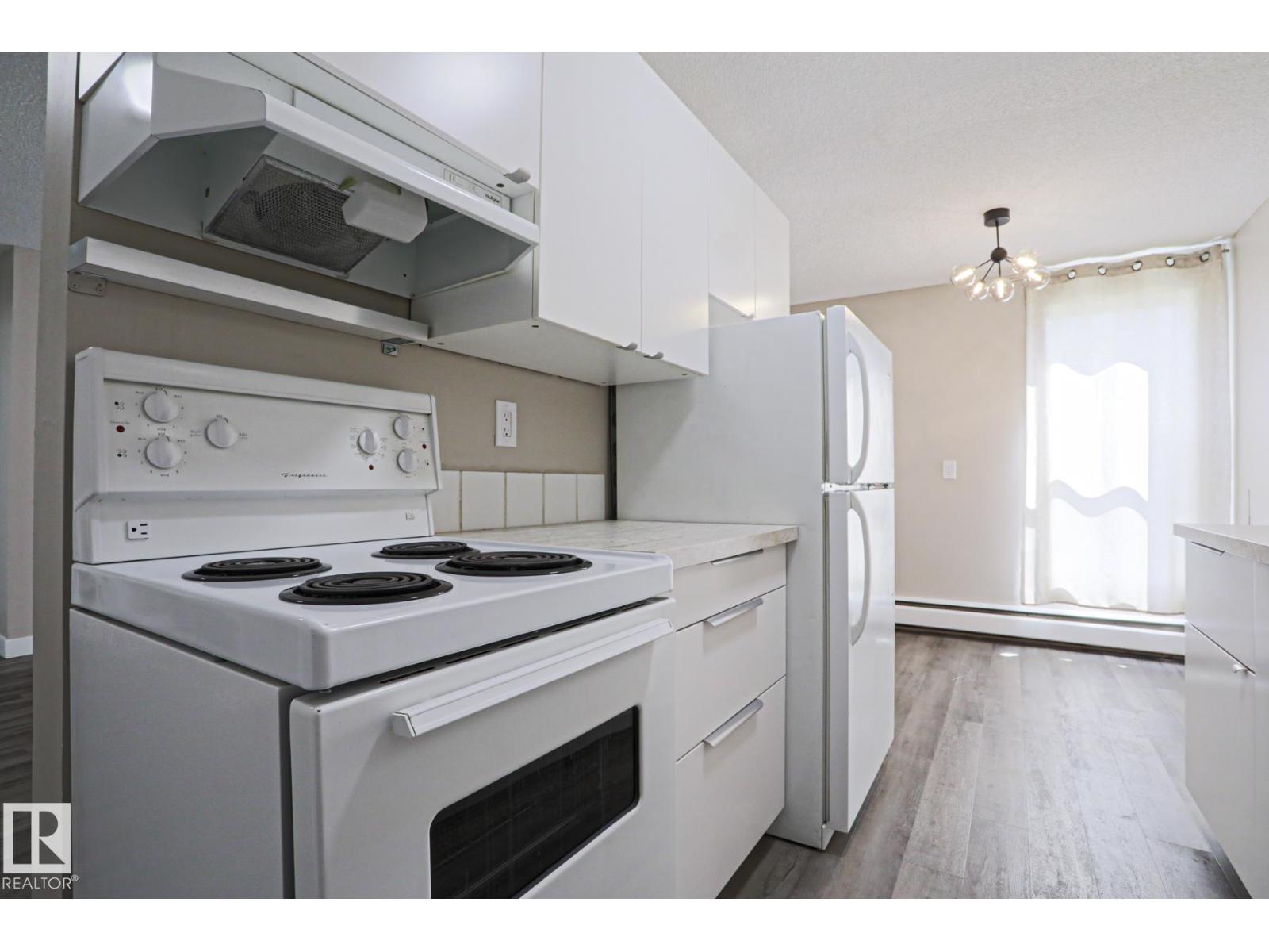 #118 7220 144 AV NW, Edmonton