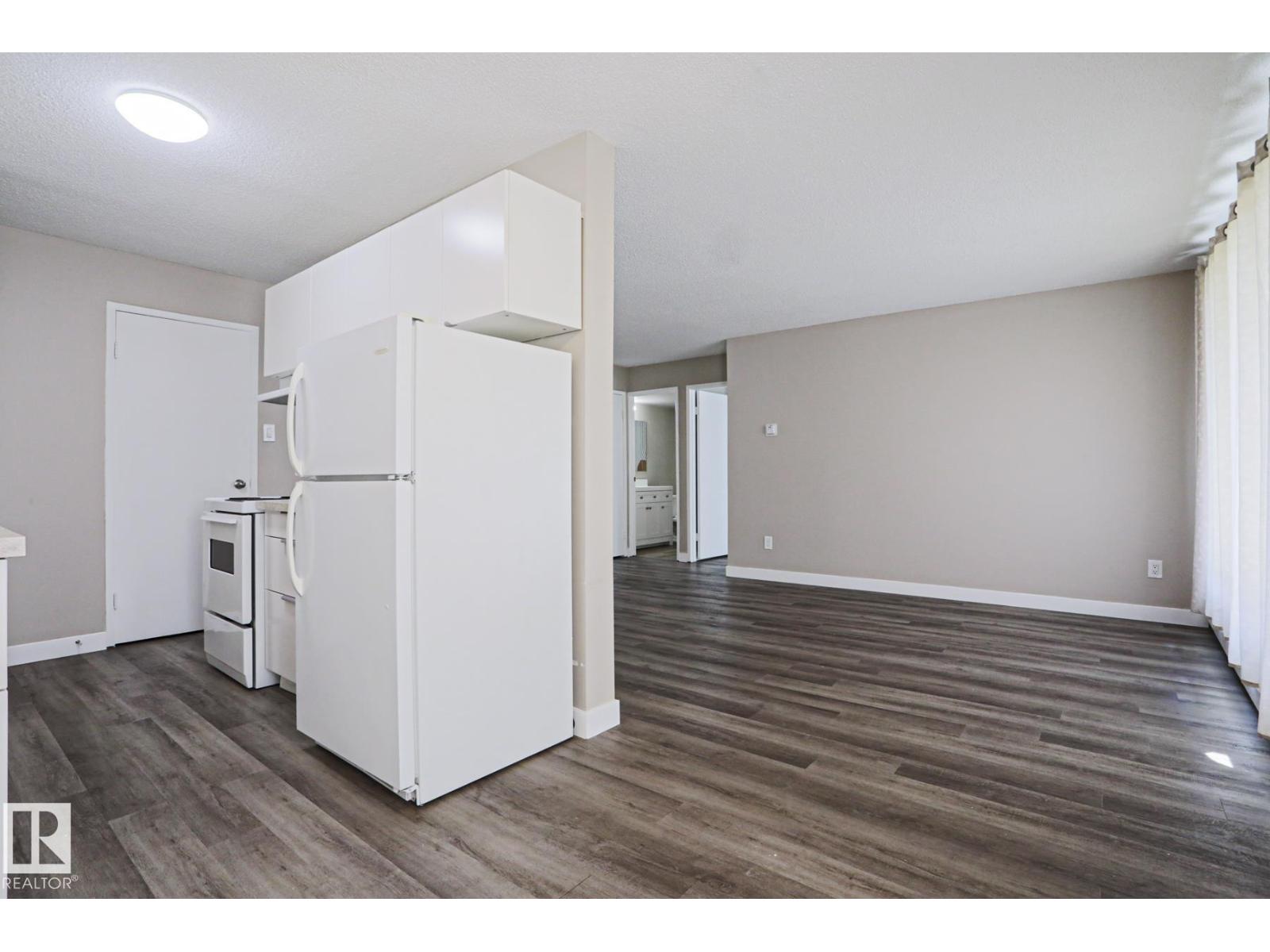 #118 7220 144 AV NW, Edmonton