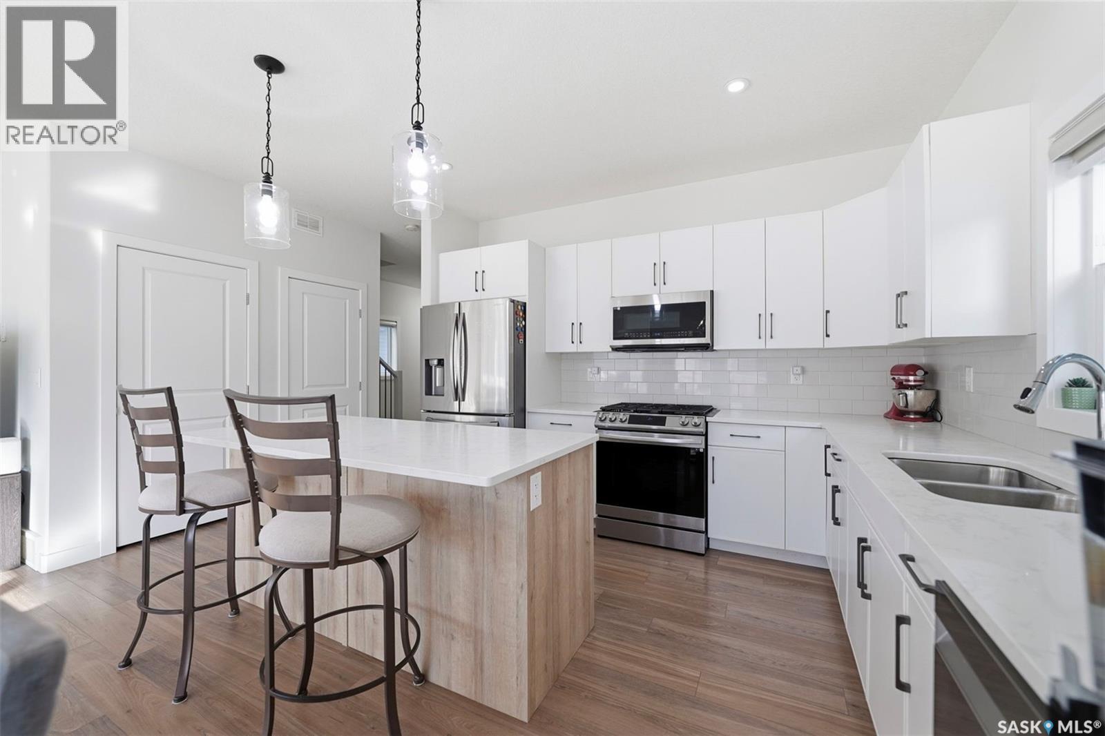 319 Skopik CRESCENT - 11