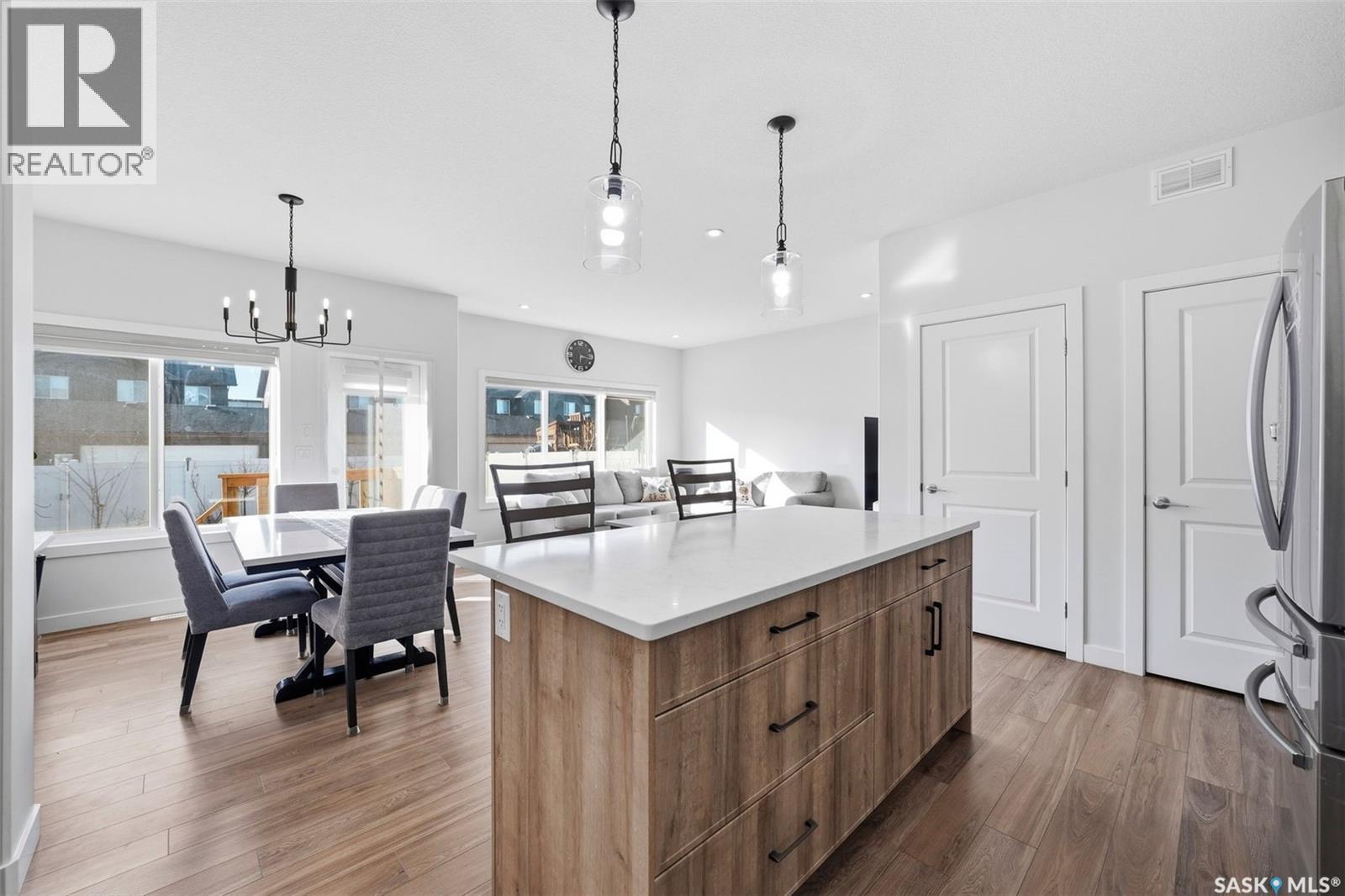 319 Skopik CRESCENT - 12
