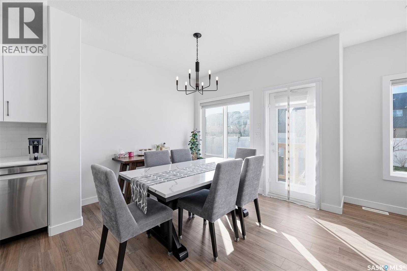 319 Skopik CRESCENT - 13