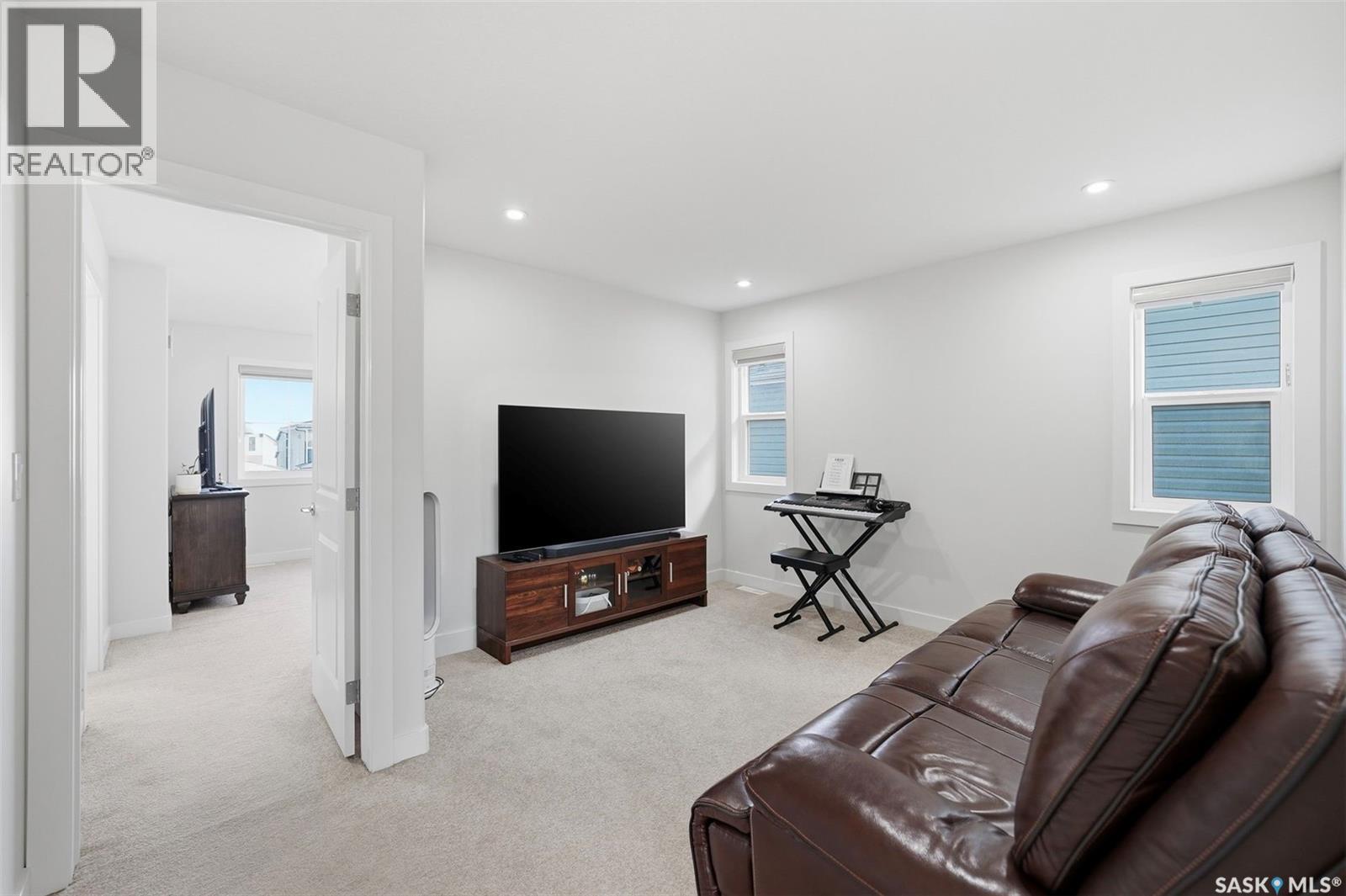319 Skopik CRESCENT - 20