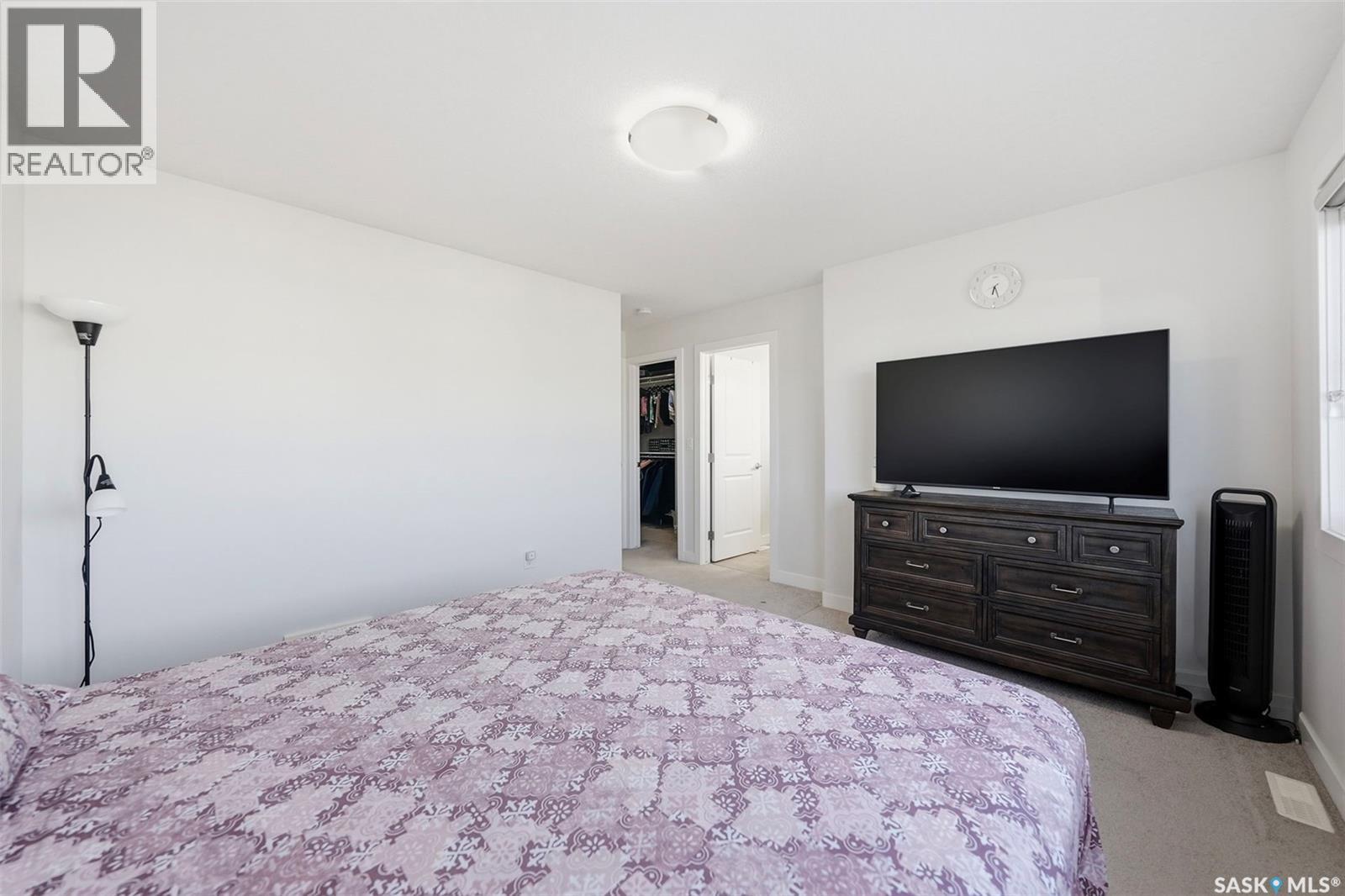 319 Skopik CRESCENT - 23
