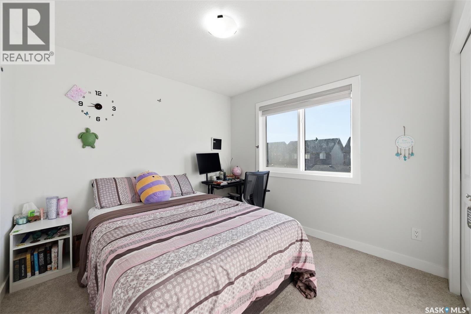 319 Skopik CRESCENT - 26