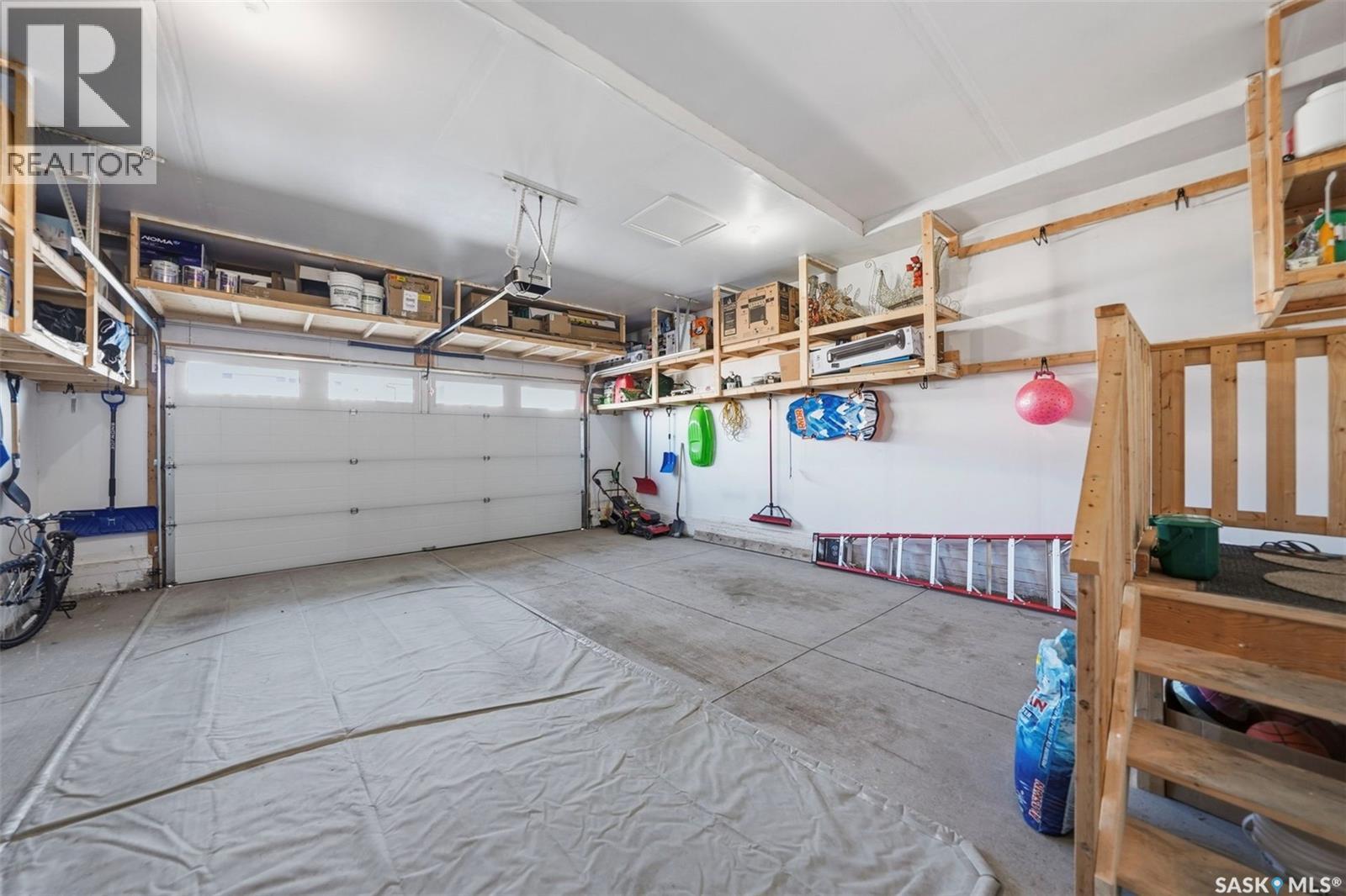 319 Skopik CRESCENT - 32