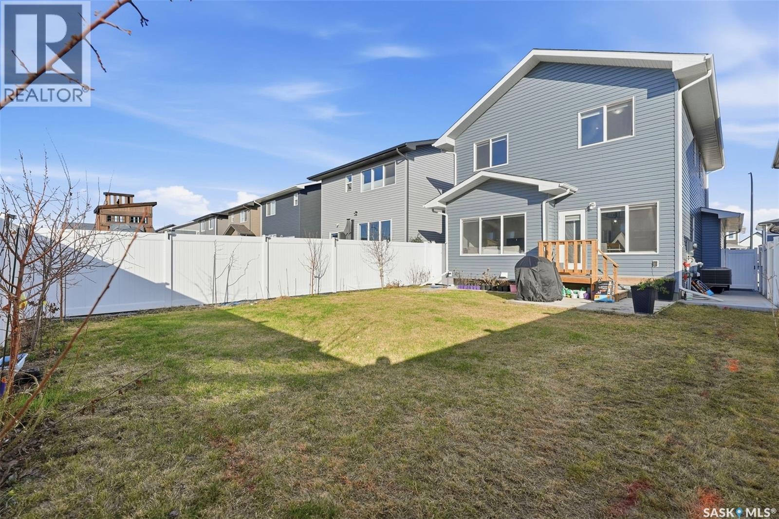 319 Skopik CRESCENT - 35
