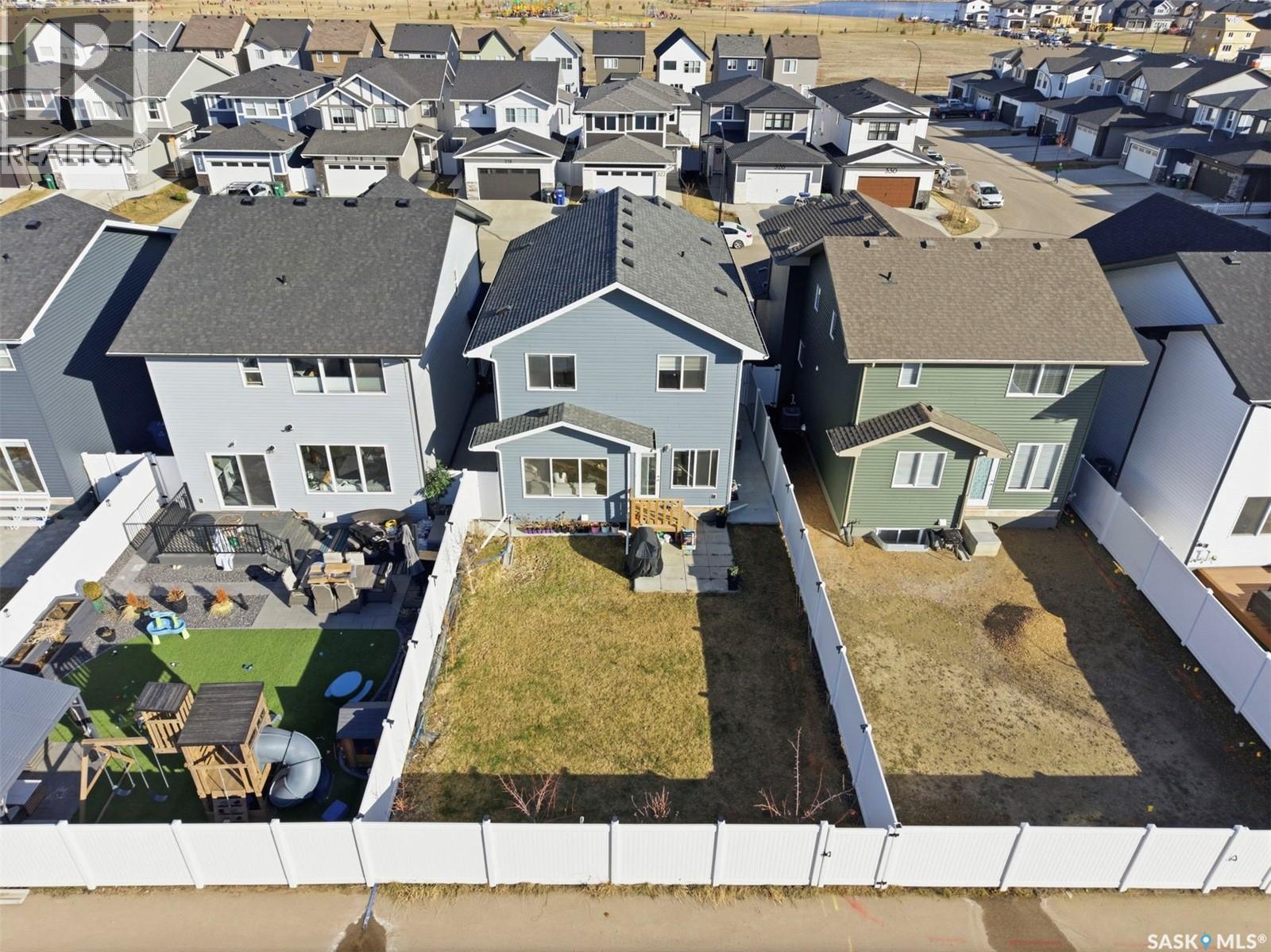 319 Skopik CRESCENT - 37