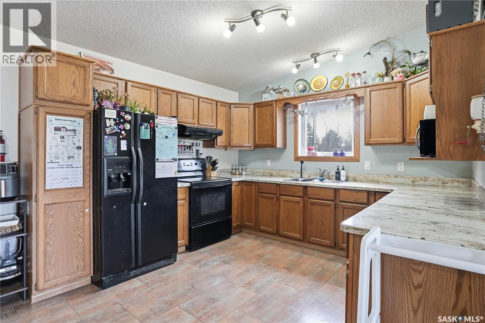 329 1st AVENUE E - 11