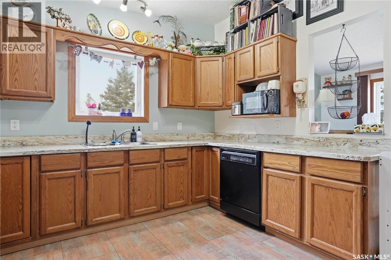 329 1st AVENUE E - 13