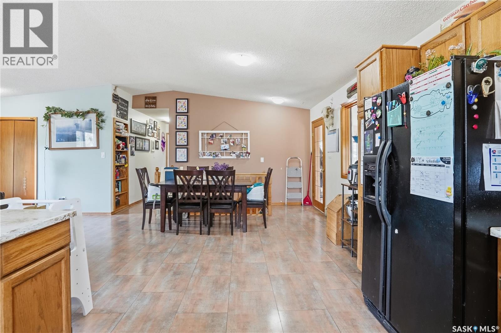 329 1st AVENUE E - 15