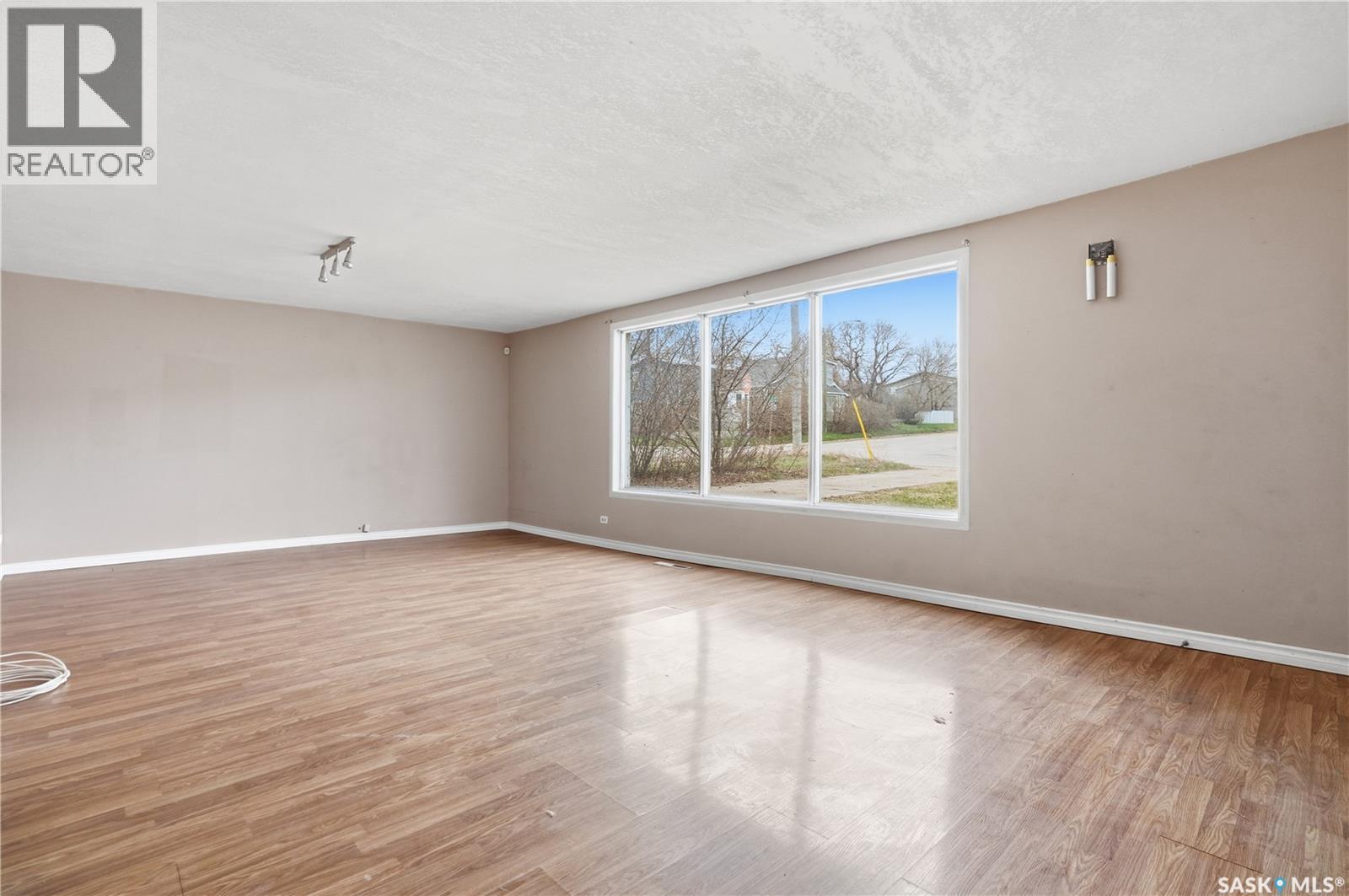 1065 Stadacona STREET W - 4