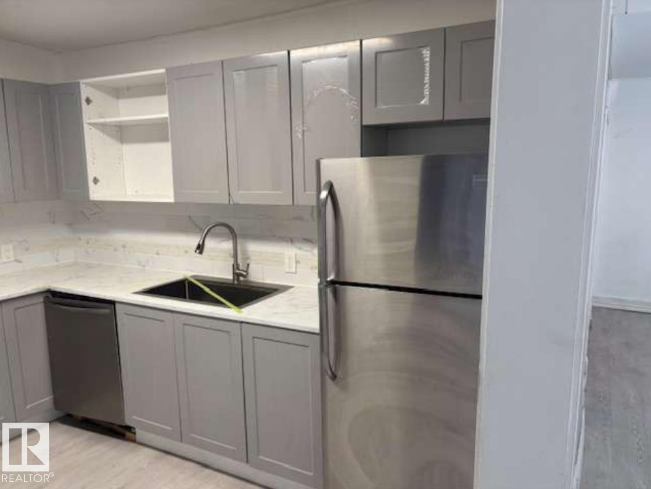 10730 92 ST NW - 6