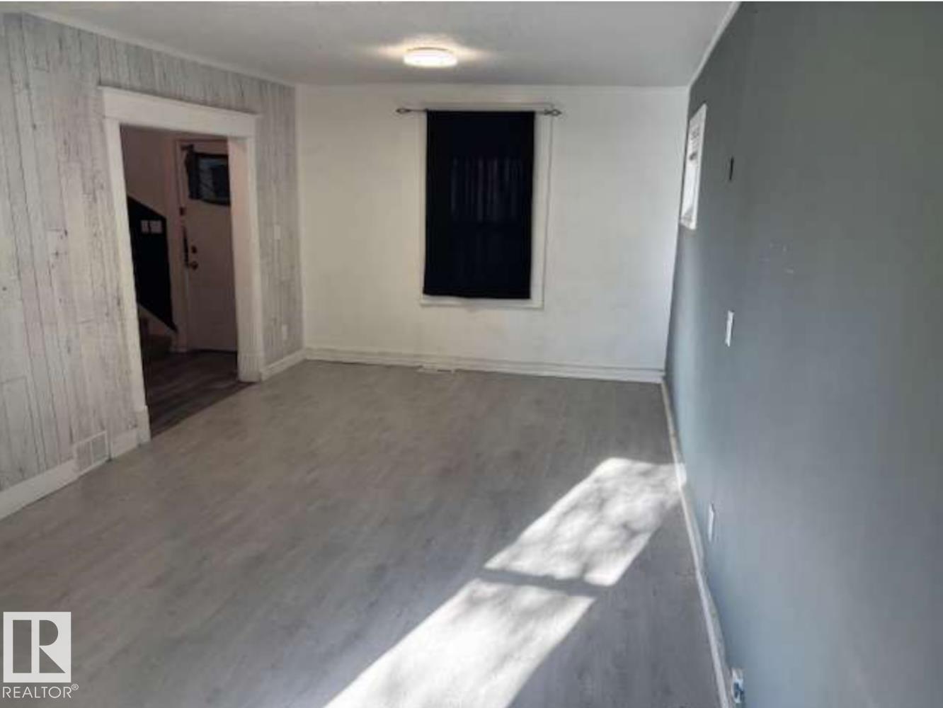 10730 92 ST NW - 5