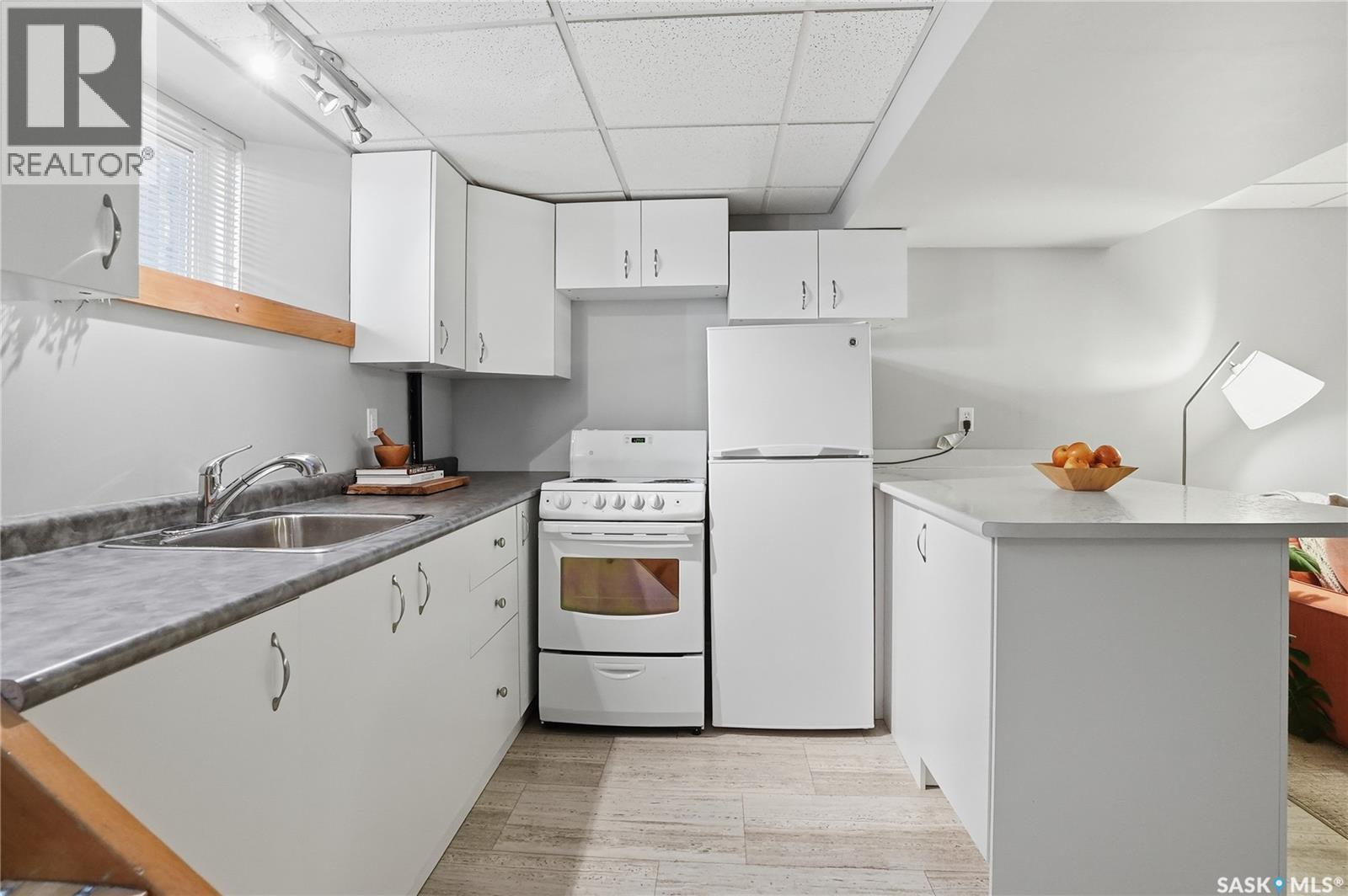 702 Queen STREET - 42