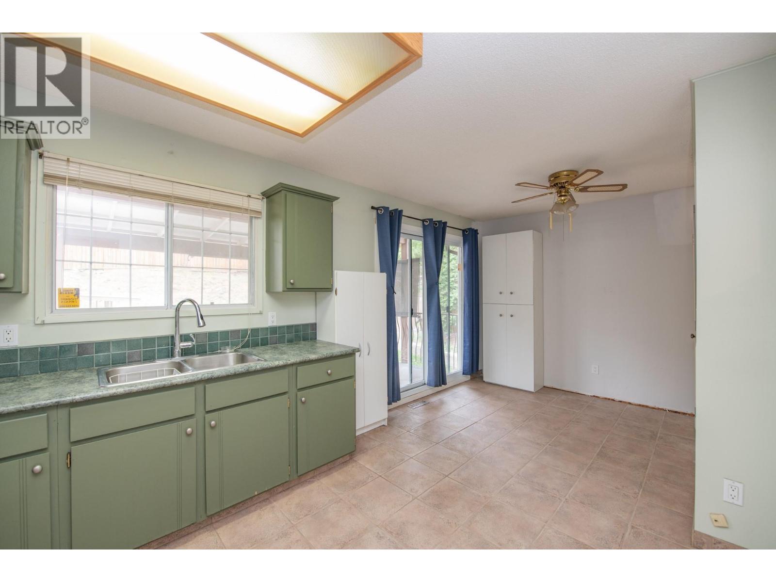 1800 42 Street - 18