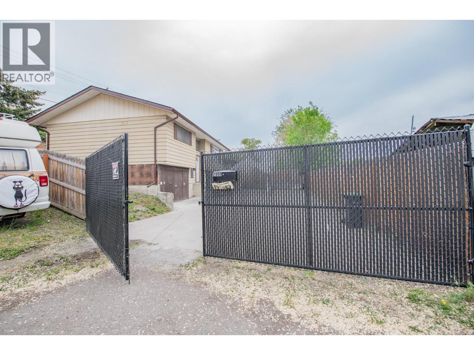 1800 42 Street - 39