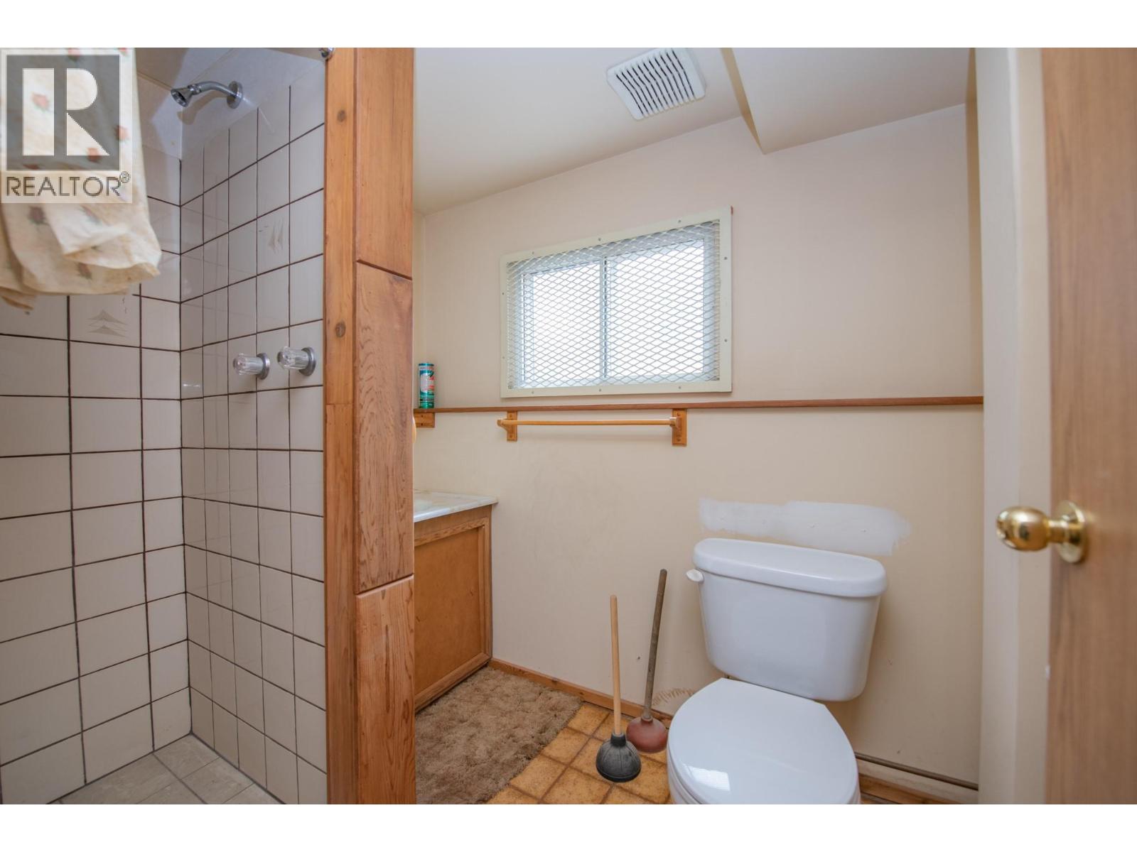  1800 42 Street, Vernon