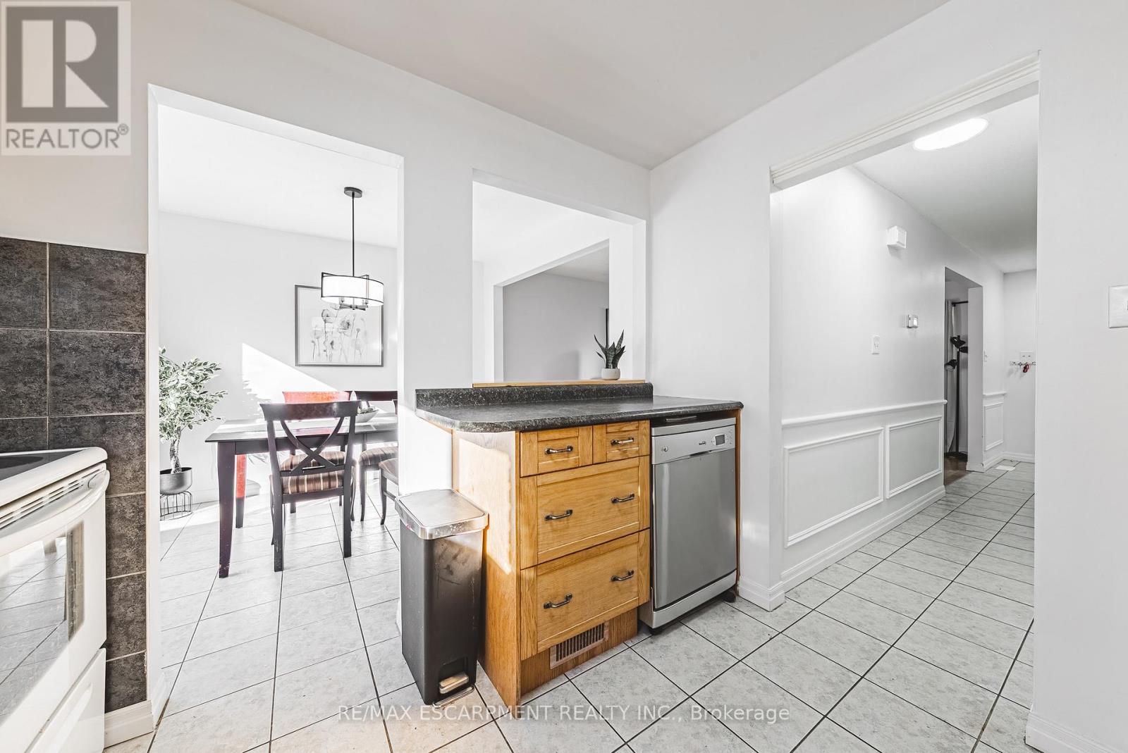 #4 2220 UPPER MIDDLE ROAD - 11