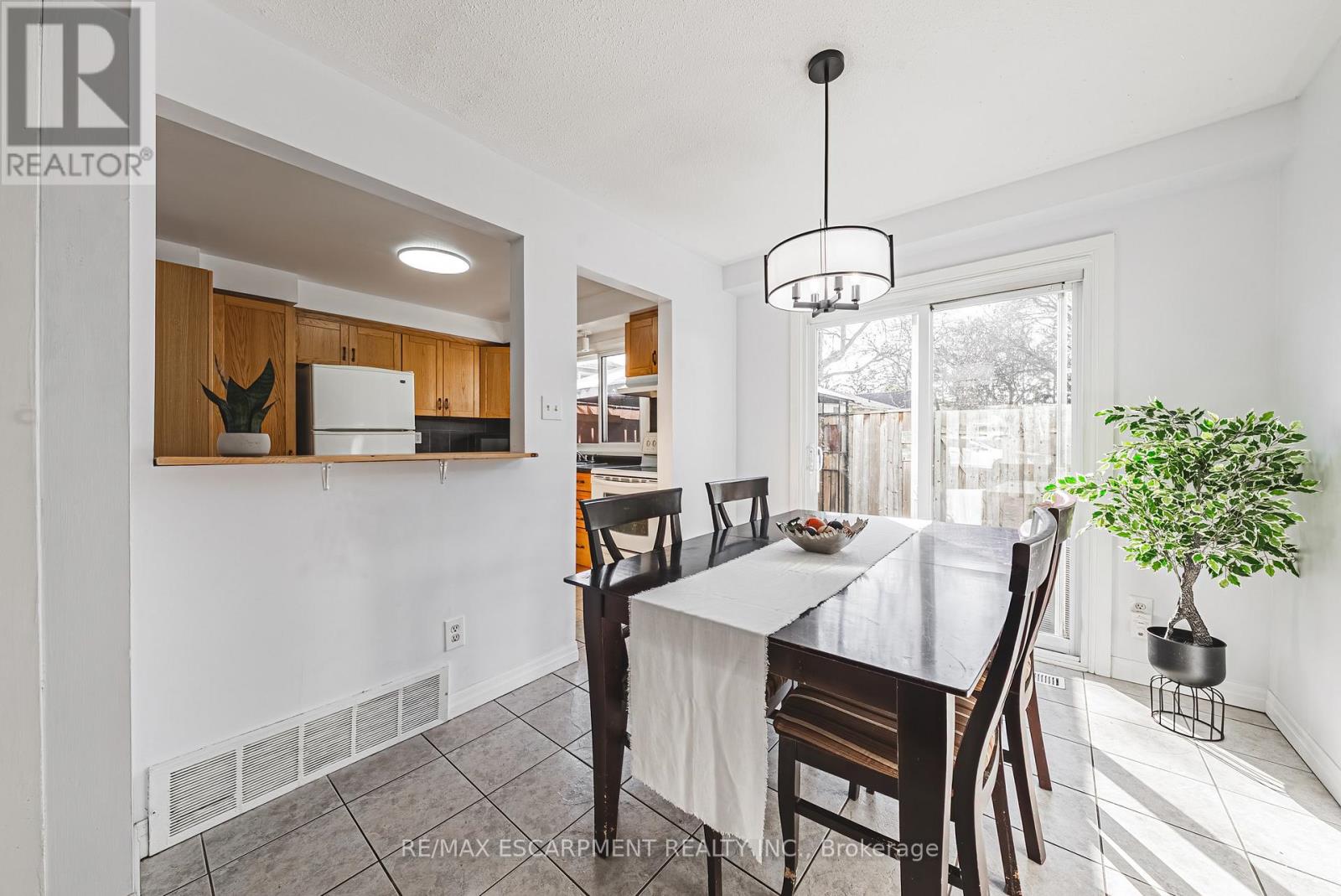 #4 2220 UPPER MIDDLE ROAD - 12