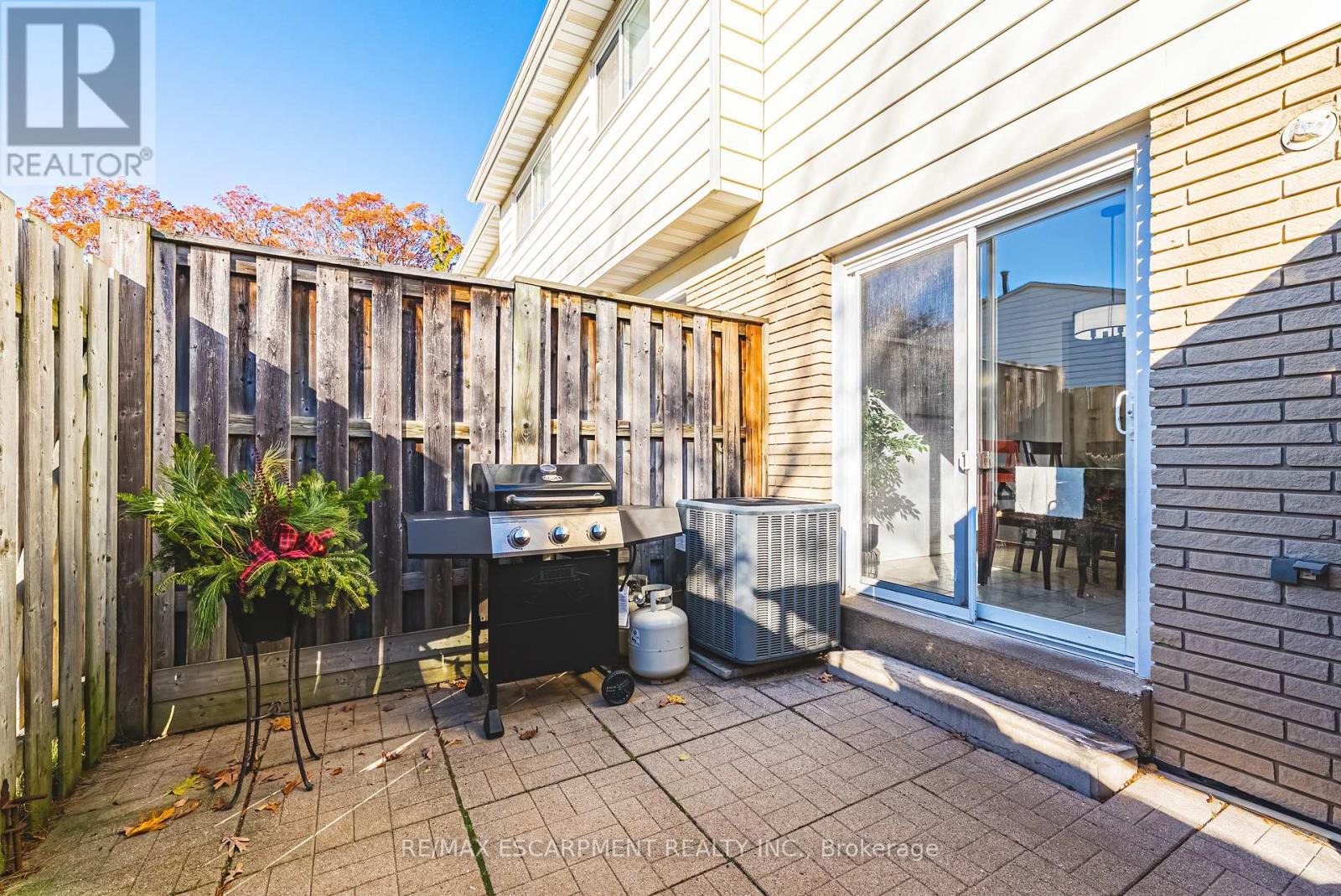 #4 2220 UPPER MIDDLE ROAD - 32