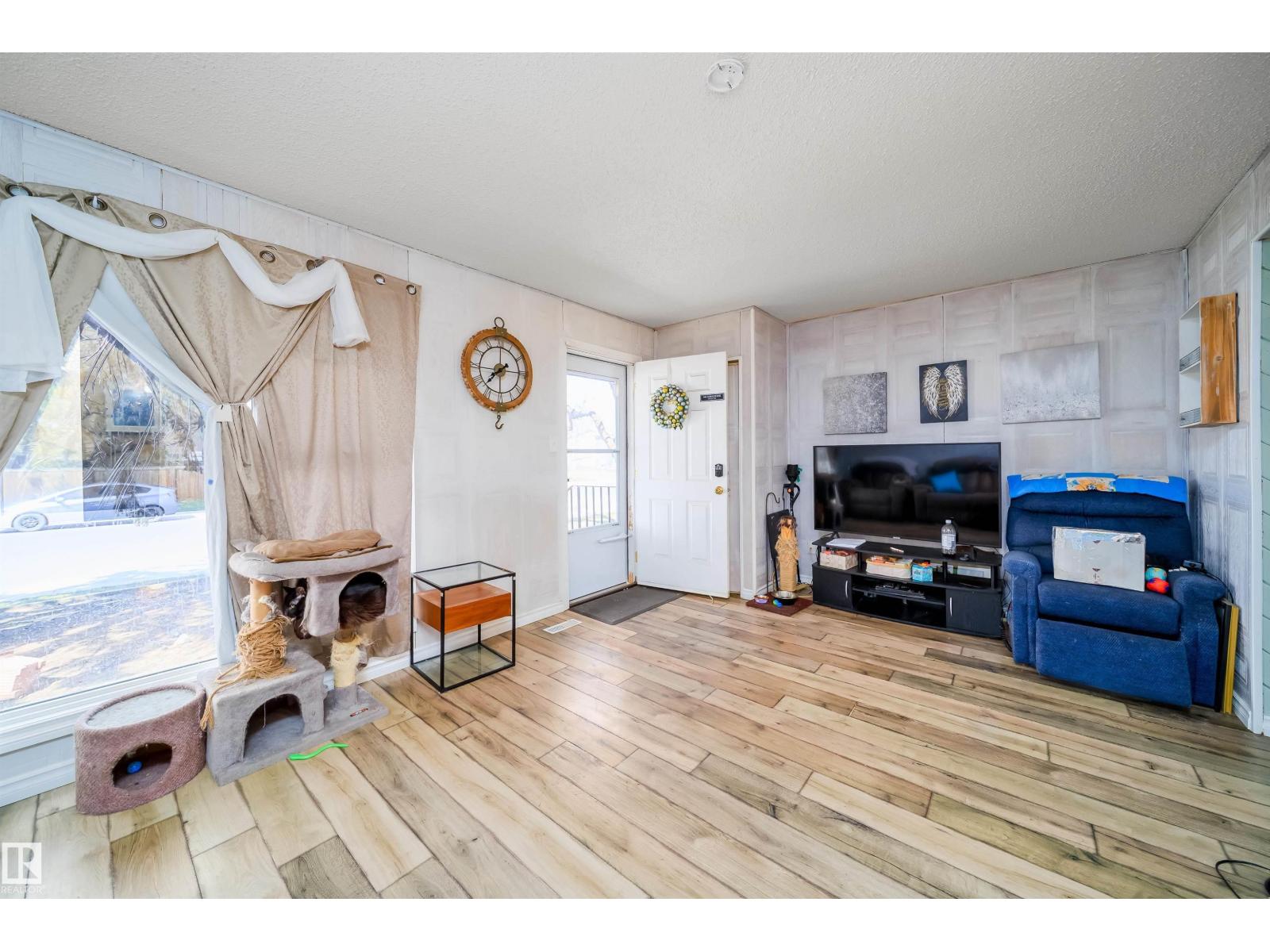 3217 142 AV NW NW, Edmonton