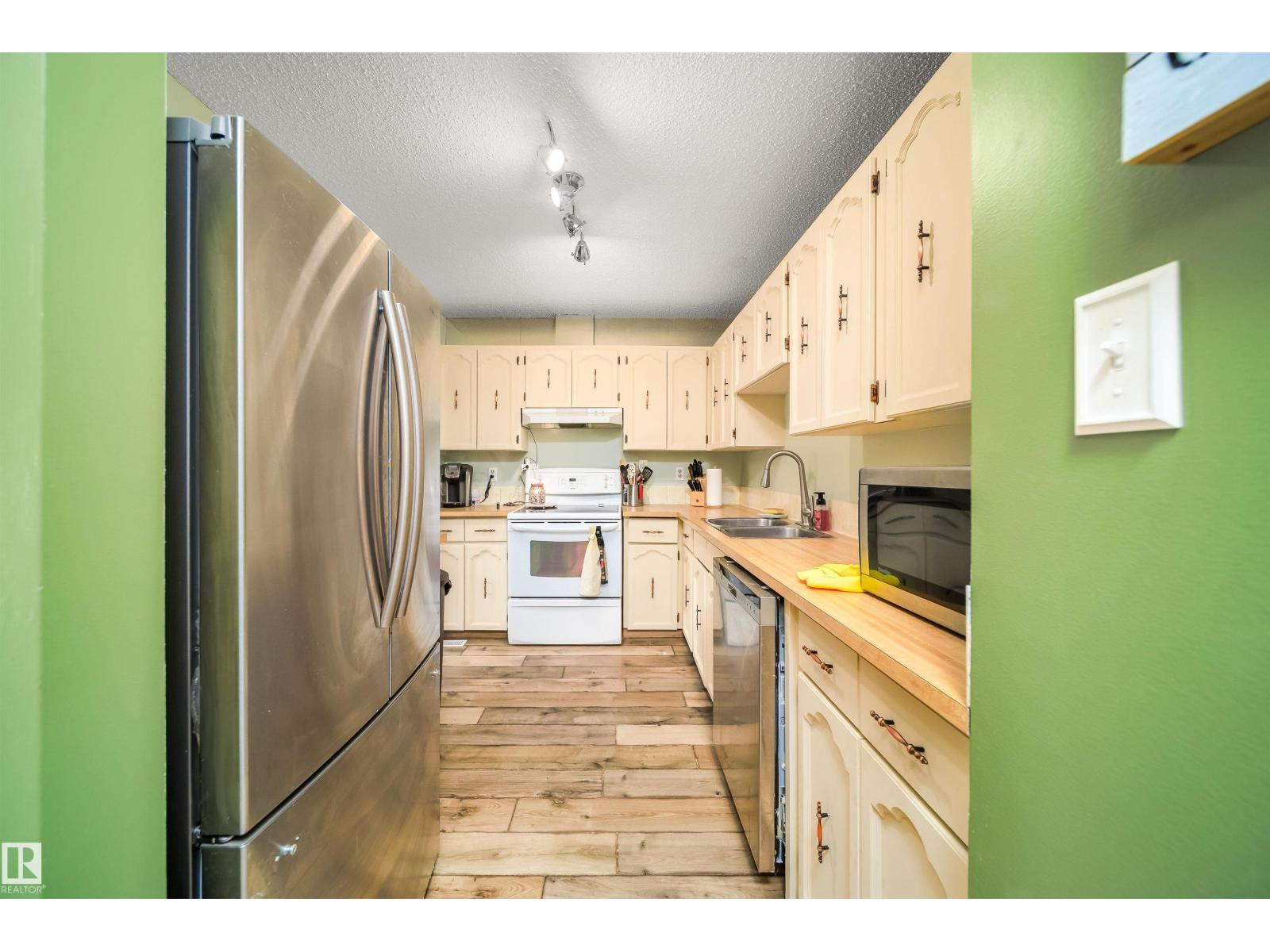 3217 142 AV NW NW, Edmonton