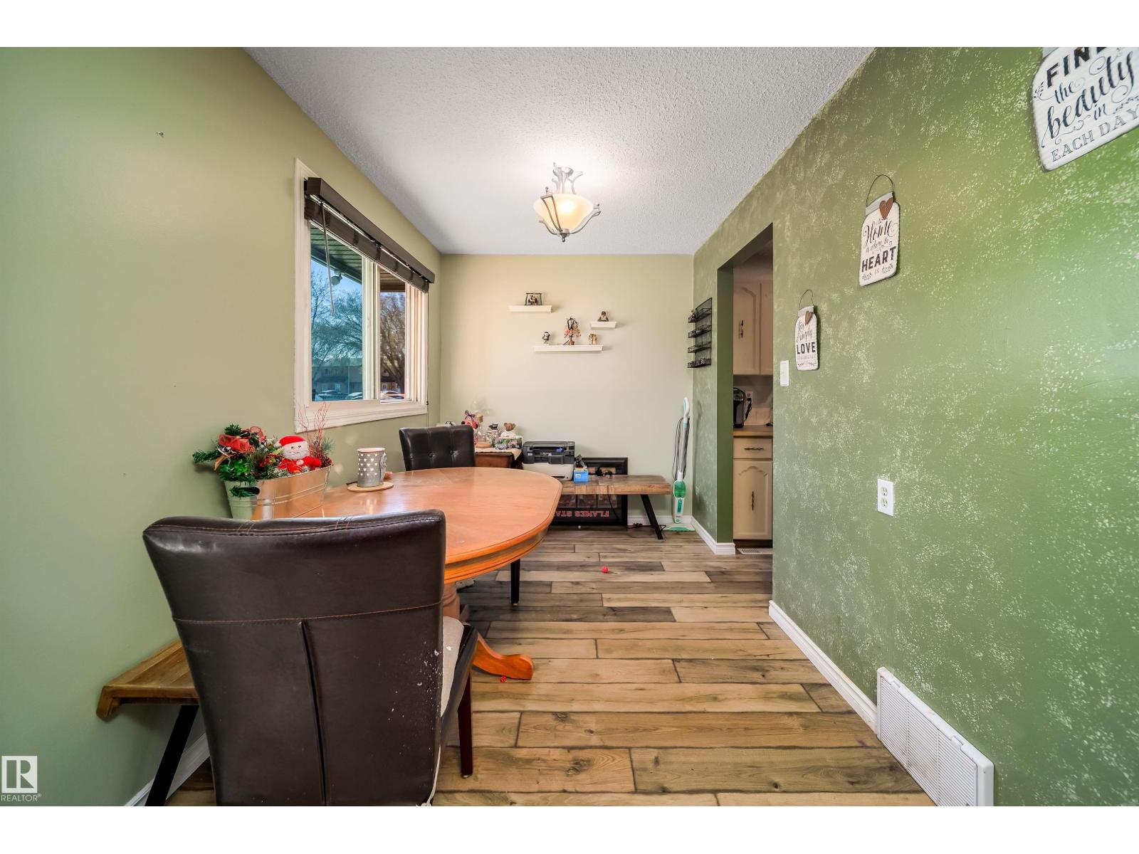 3217 142 AV NW NW, Edmonton