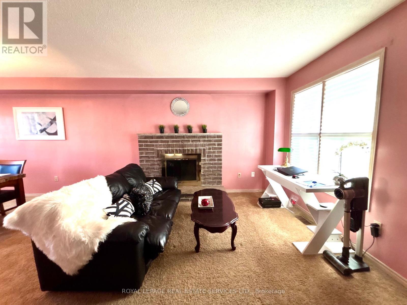 23 STOCKBRIDGE CRESCENT - 19