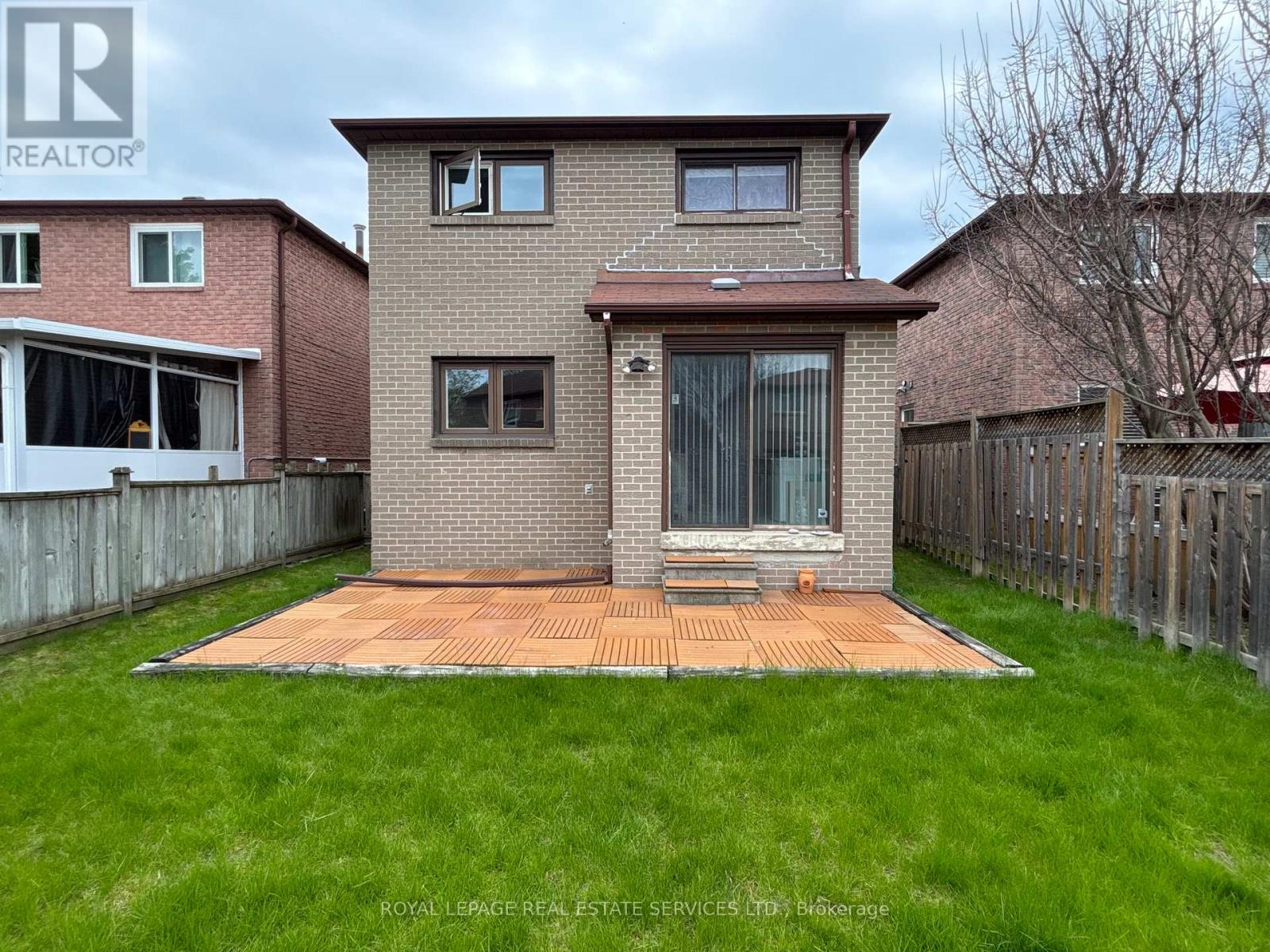 23 STOCKBRIDGE CRESCENT - 3