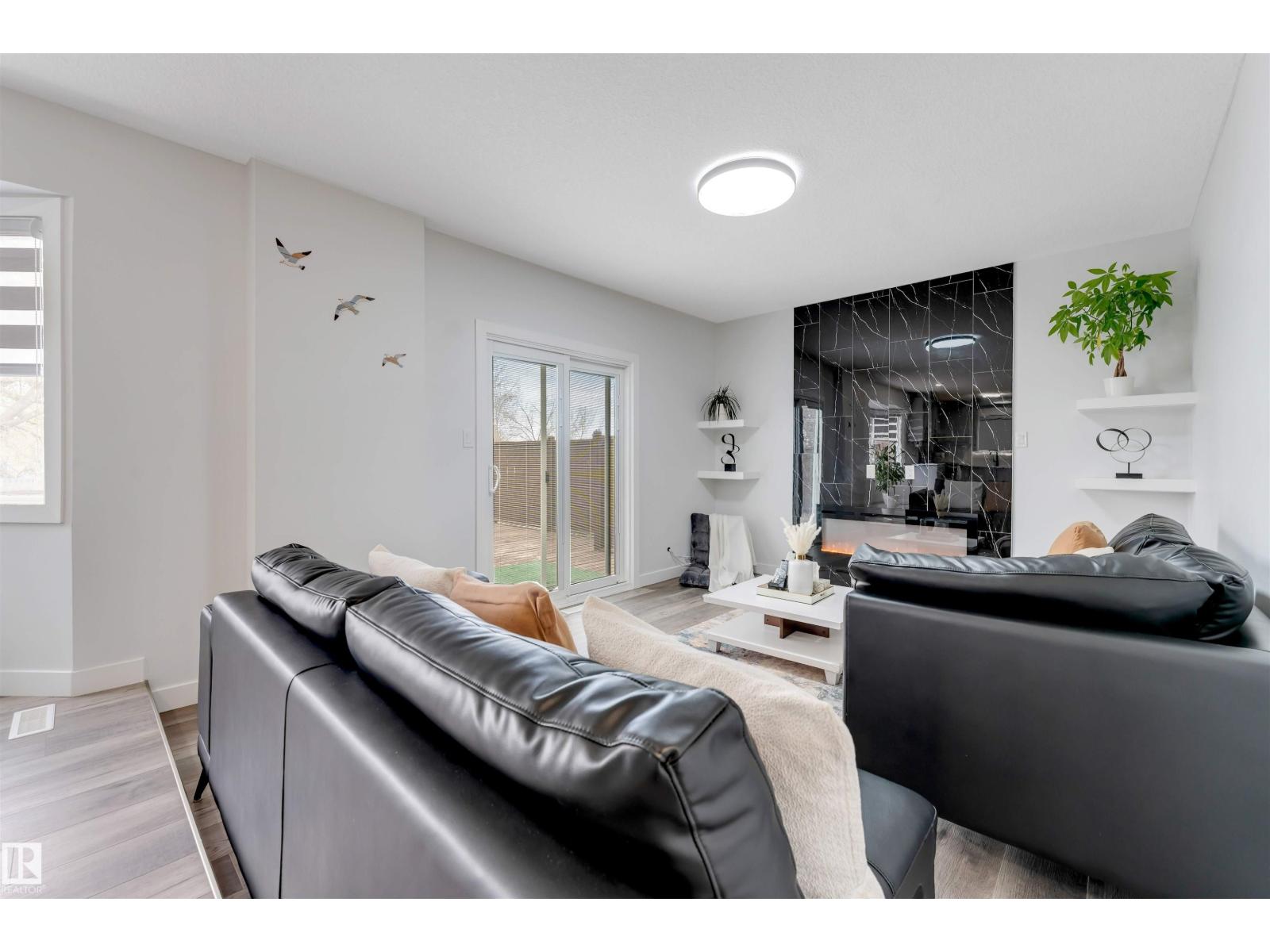 3619 34A AV NW, Edmonton