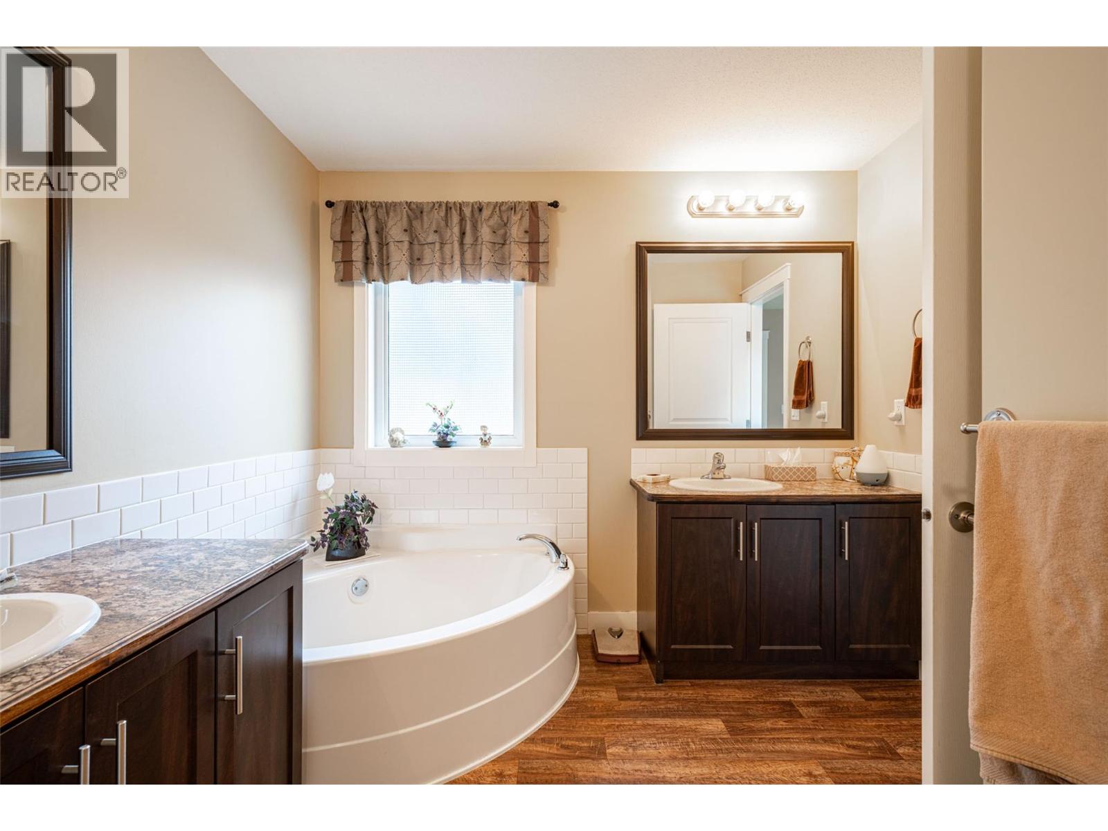 64 Bloom Road - 56