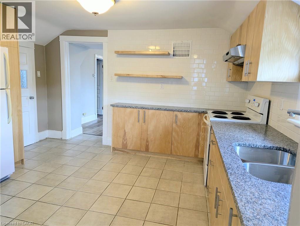 221 DUNDAS Street N Unit# 3, Cambridge, Ontario, N1R5P5 — Photo 9