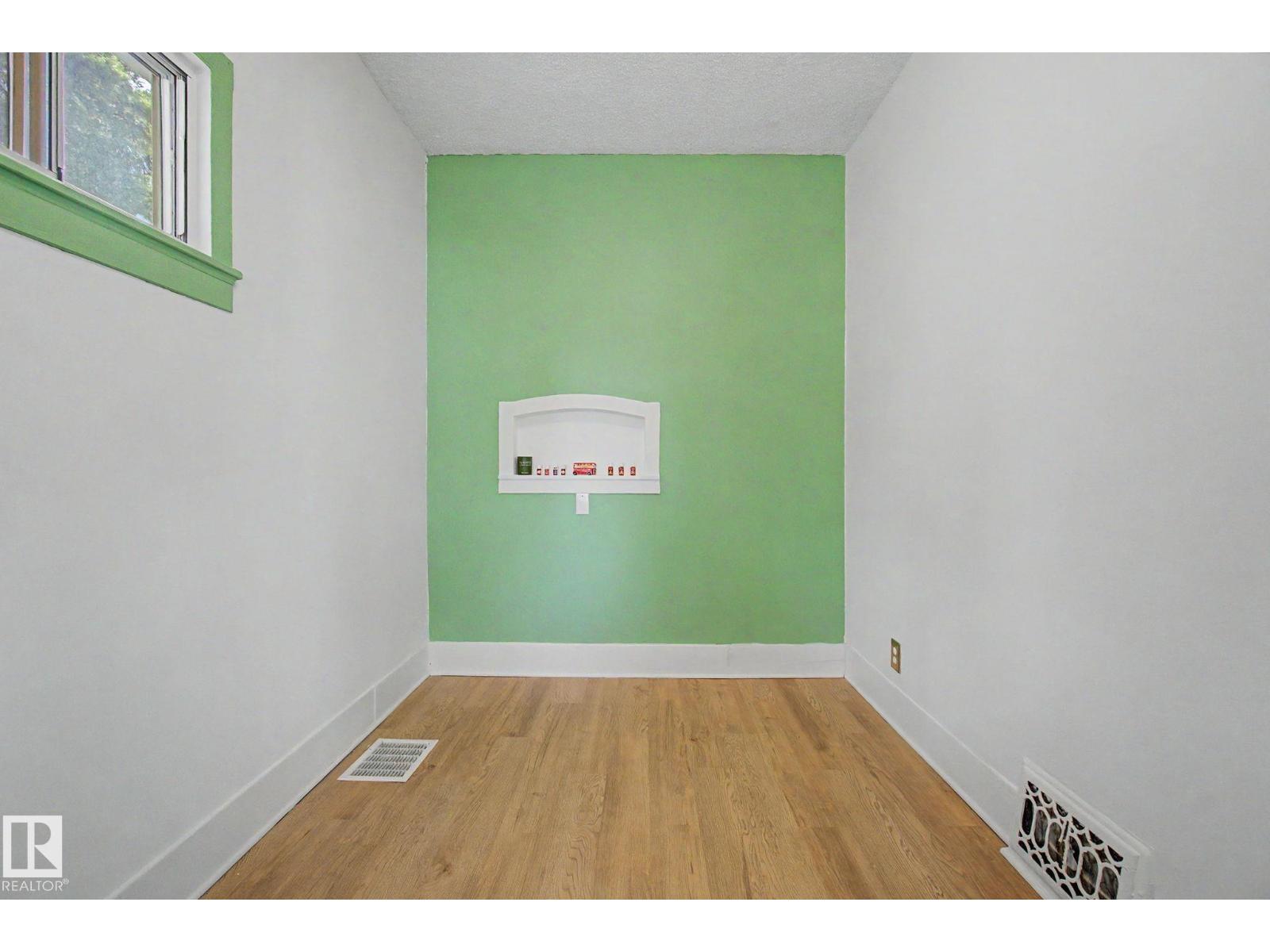 11512 122 ST NW NW, Edmonton