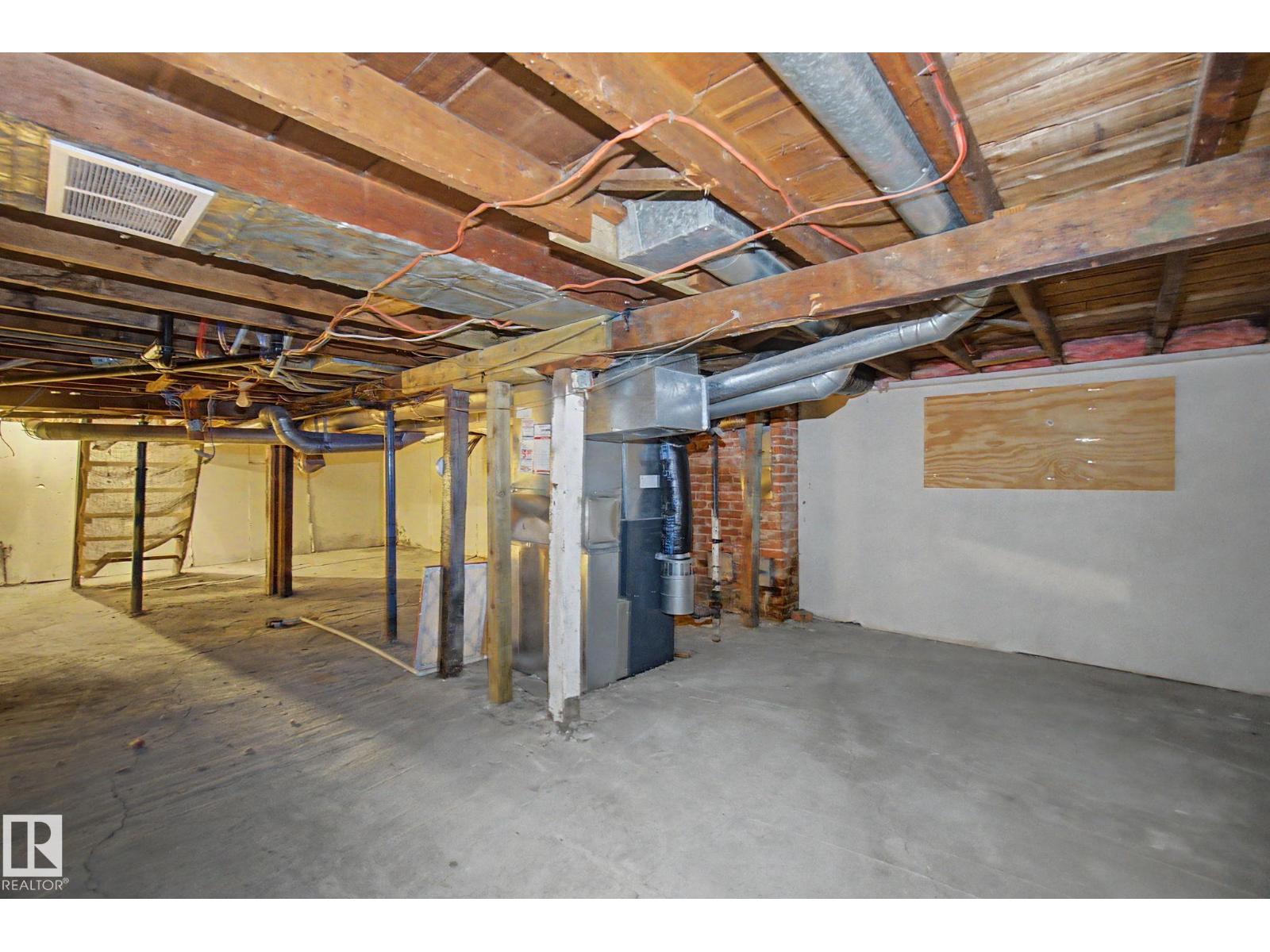11512 122 ST NW NW, Edmonton