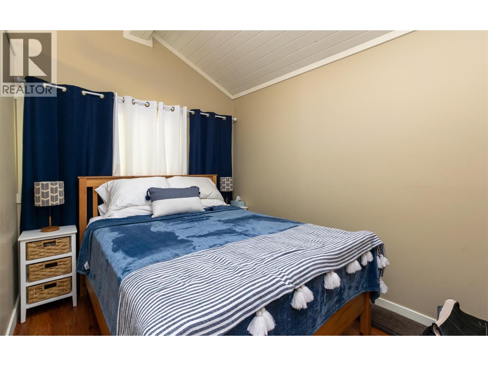 #12 6924 Squilax Anglemont Road - 17