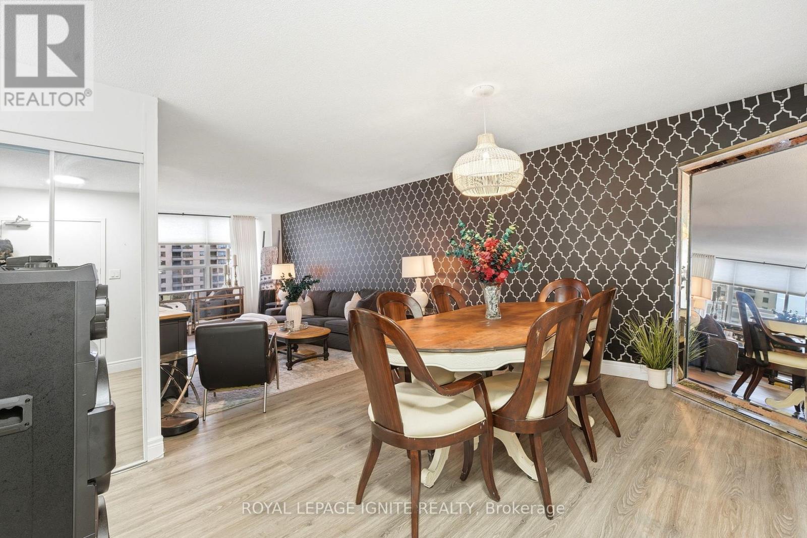 #714 370 DIXON ROAD - 13