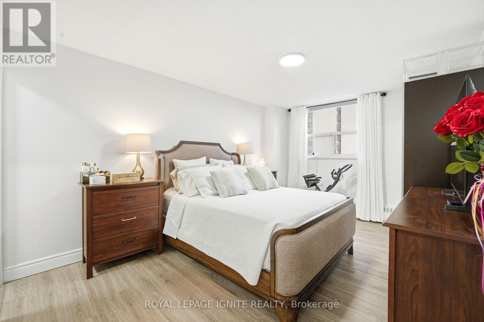 #714 370 DIXON ROAD - 15