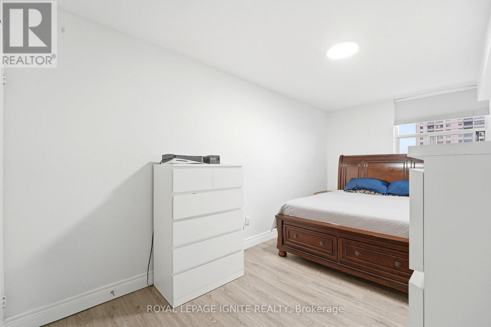 #714 370 DIXON ROAD - 24