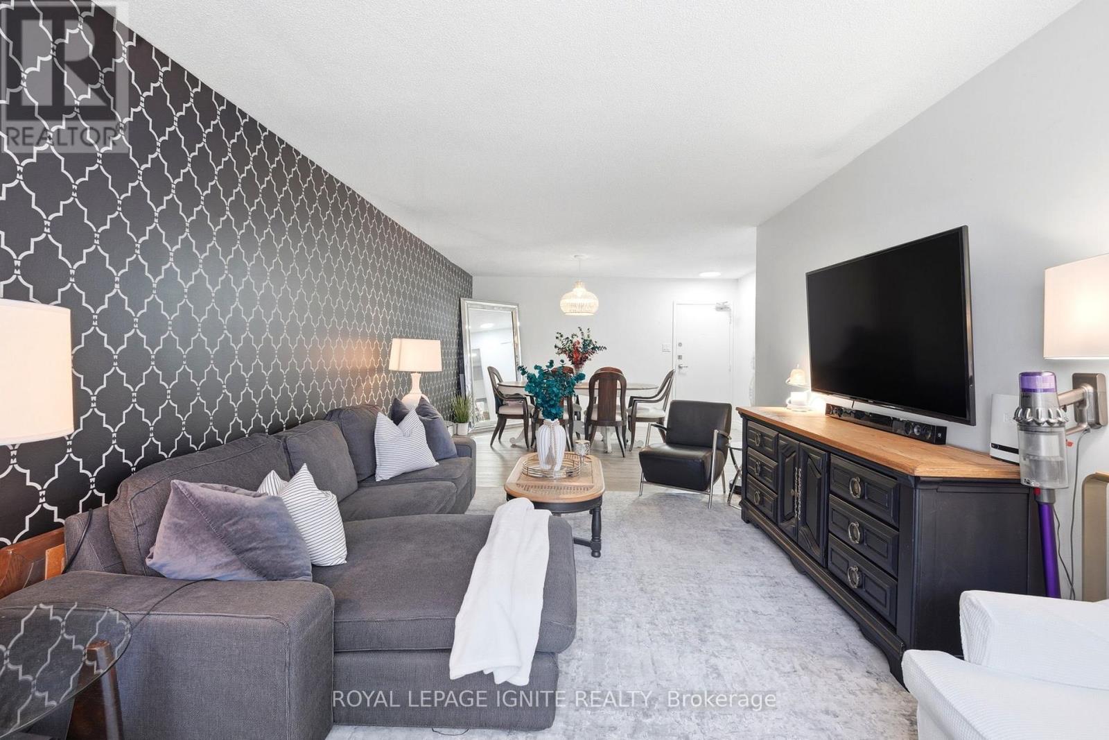 #714 370 DIXON ROAD - 8