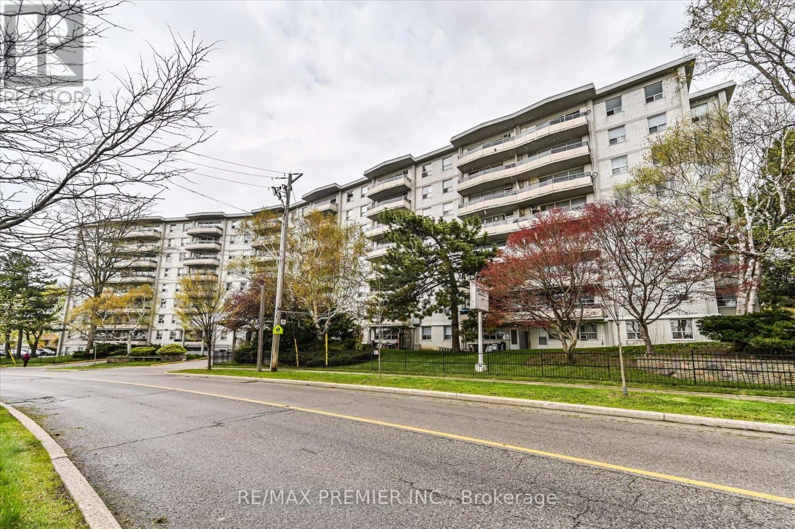#716 80 GRANDRAVINE DRIVE - 12