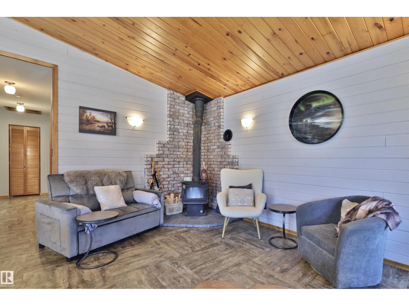 6309 49 ST - 16