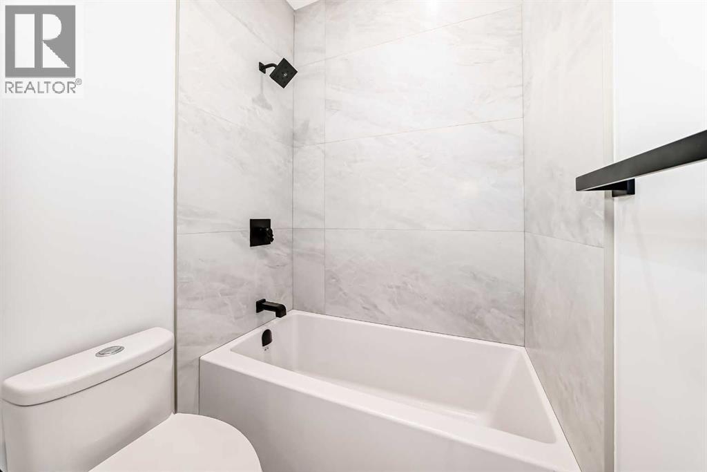 1607 37 Avenue SW - 30