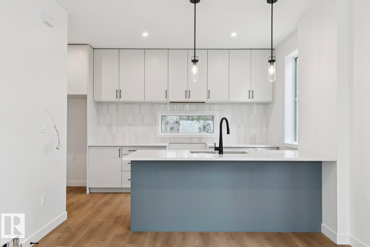 14816 93 AV NW, Edmonton