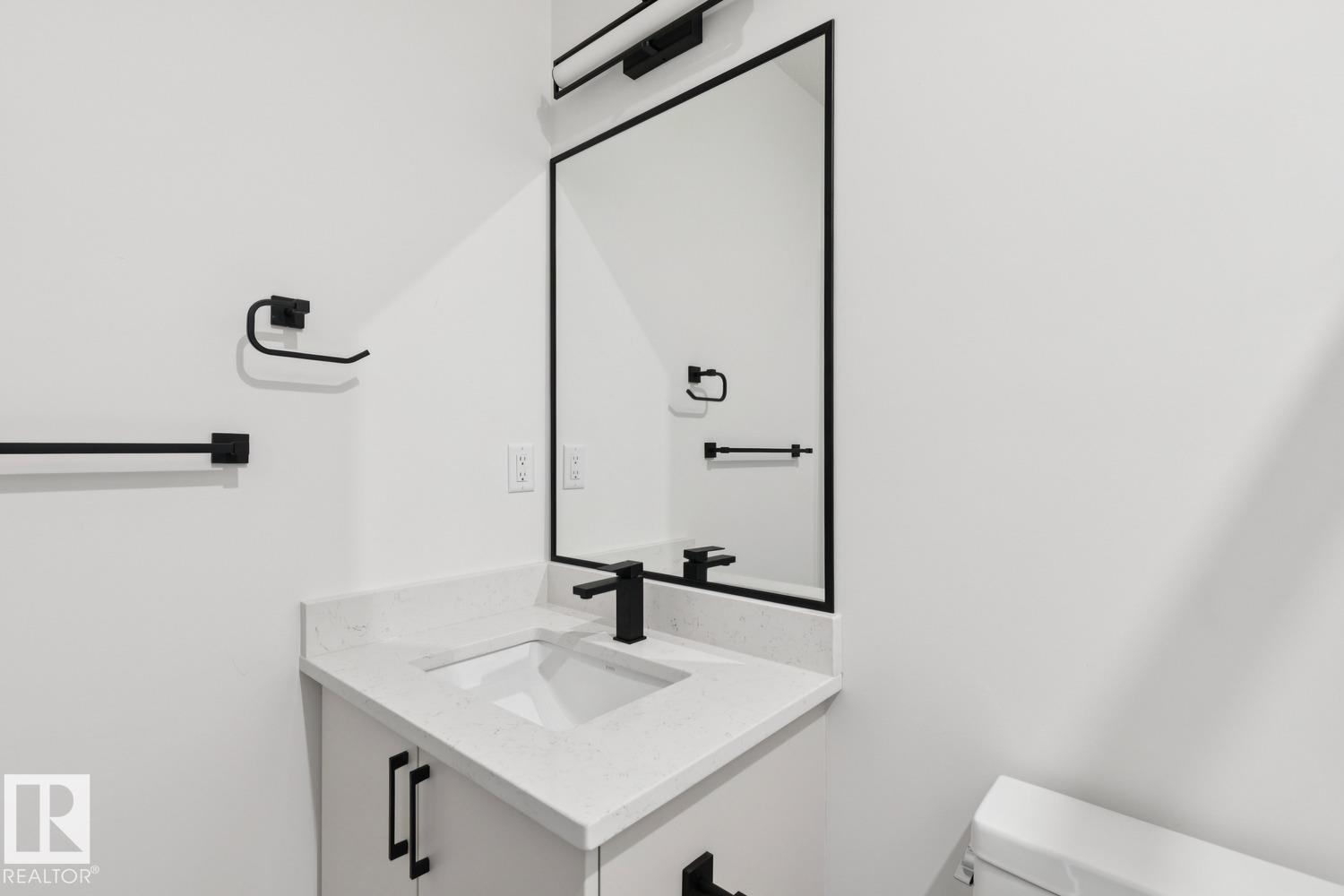 14816 93 AV NW - 19