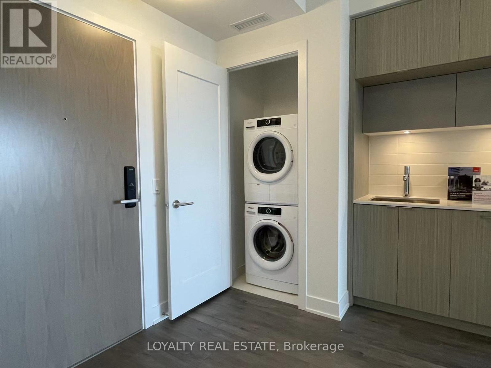 #2105 575 BLOOR STREET E - 11