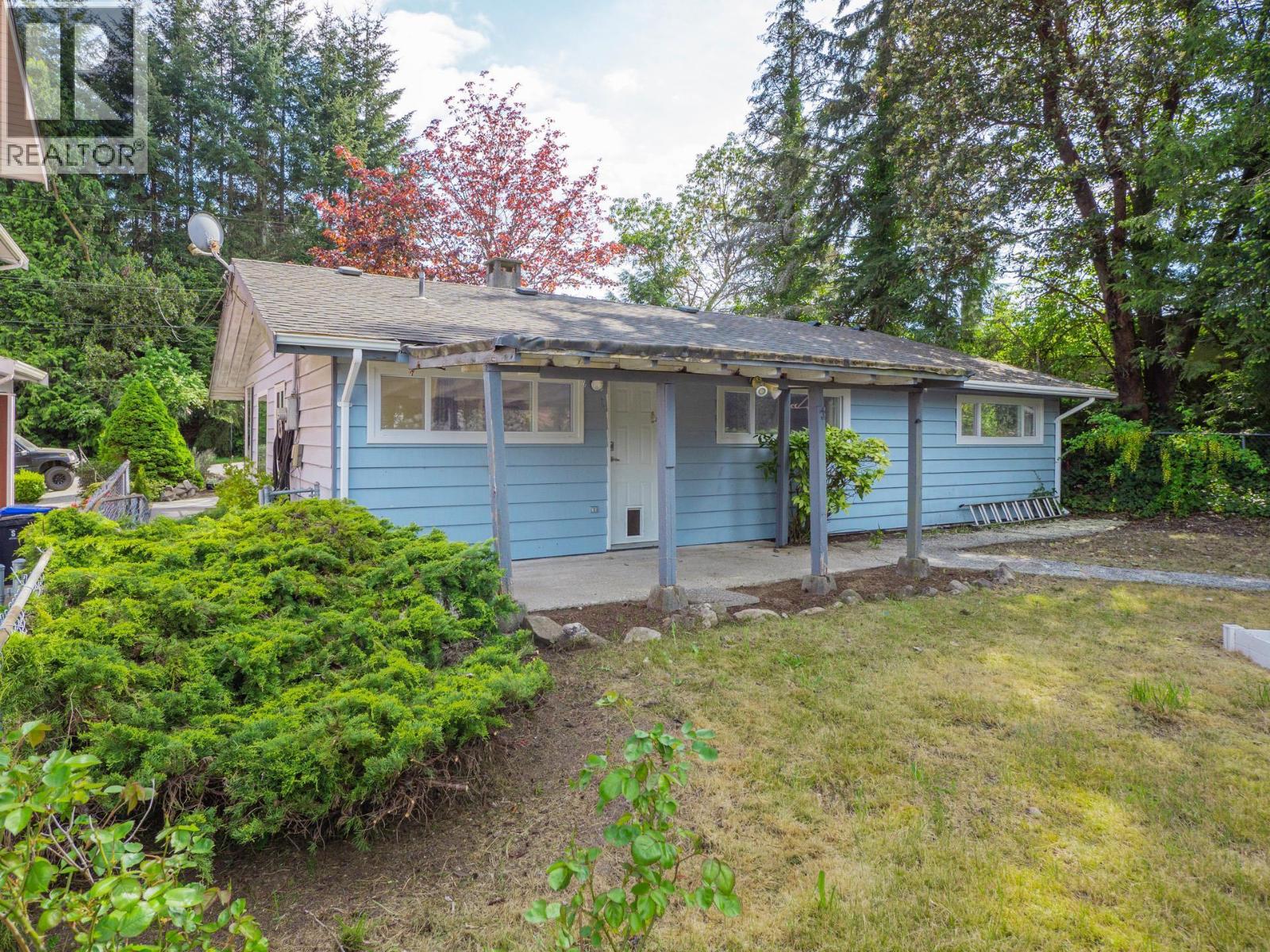 5750 SPINDRIFT STREET, Sechelt