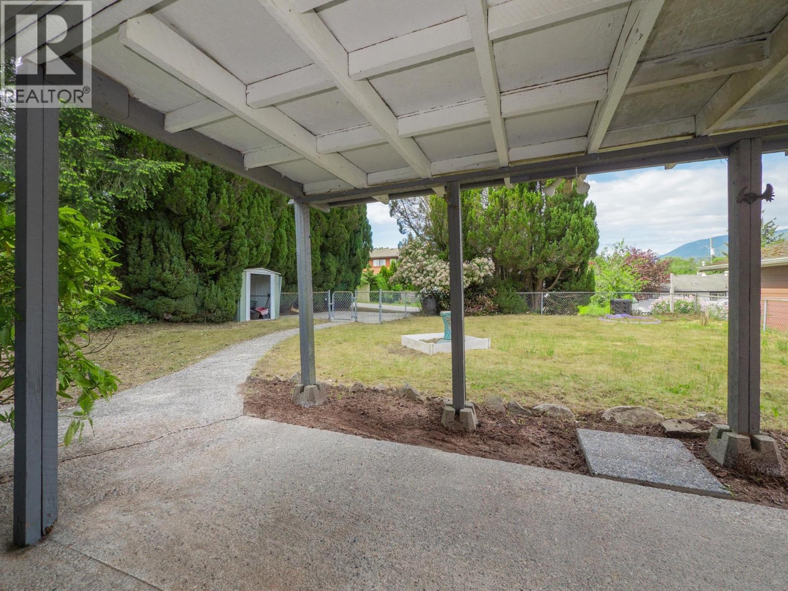 5750 SPINDRIFT STREET, Sechelt