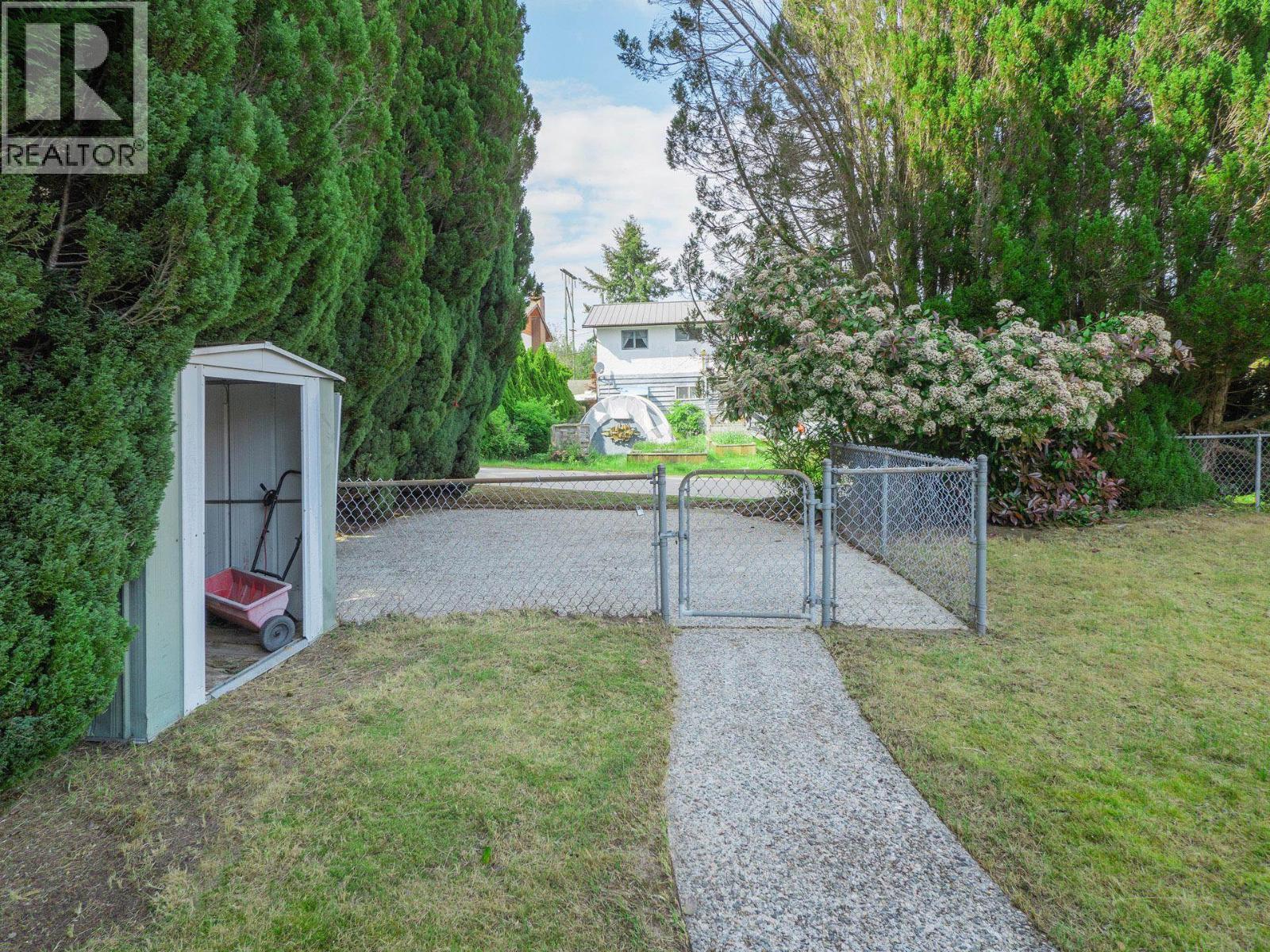 5750 SPINDRIFT STREET, Sechelt